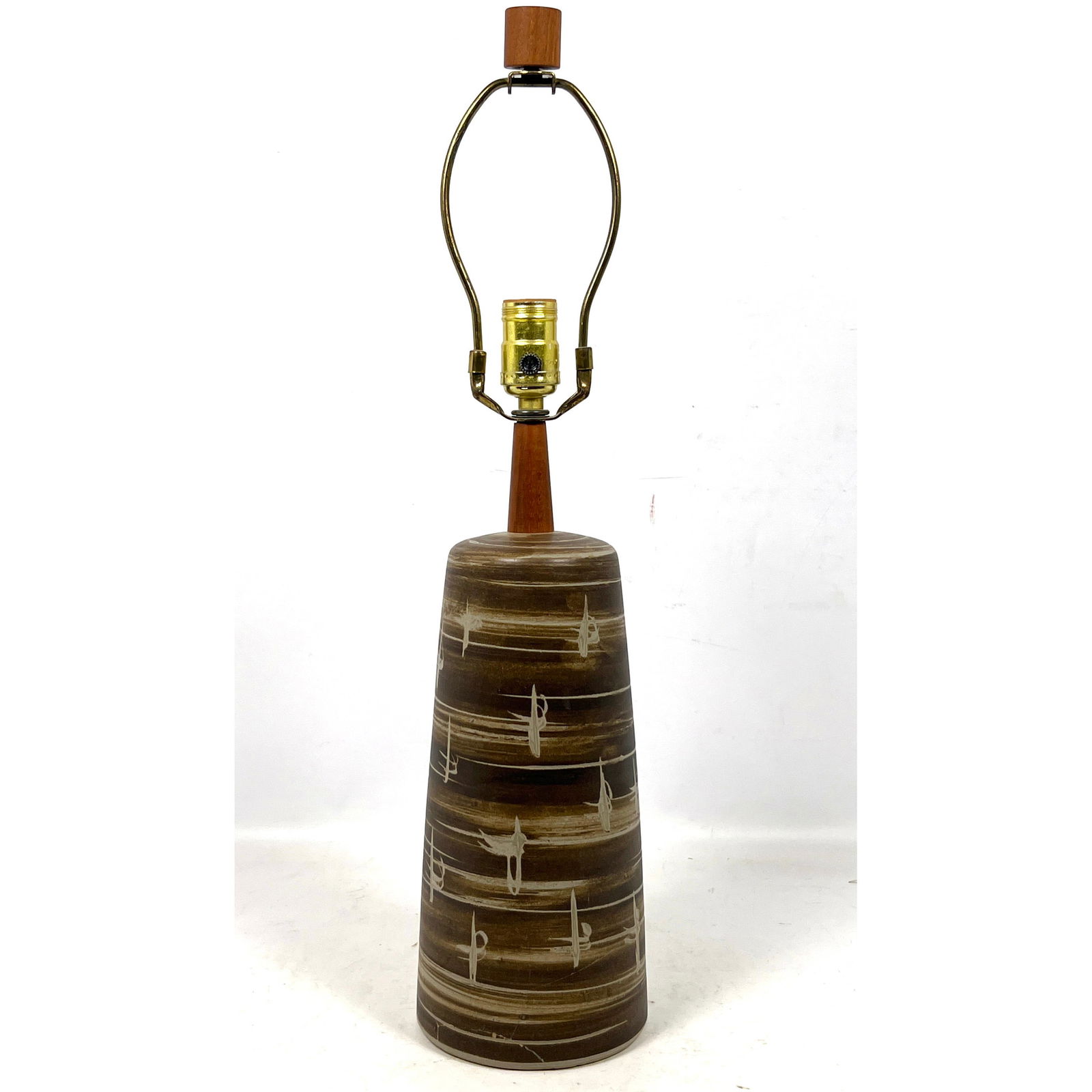 JANE MARTZ for MARSHALL STUDIO Pottery Lamp. Modernist Lighting. Marked.: JANE MARTZ for MARSHALL STUDIO Pottery Lamp. Modernist Lighting. Marked. Dimensions: Height: 24 inches, Width: 5 inches. --- US Packing and Shipping charge: In house shipping available. Will be calcul