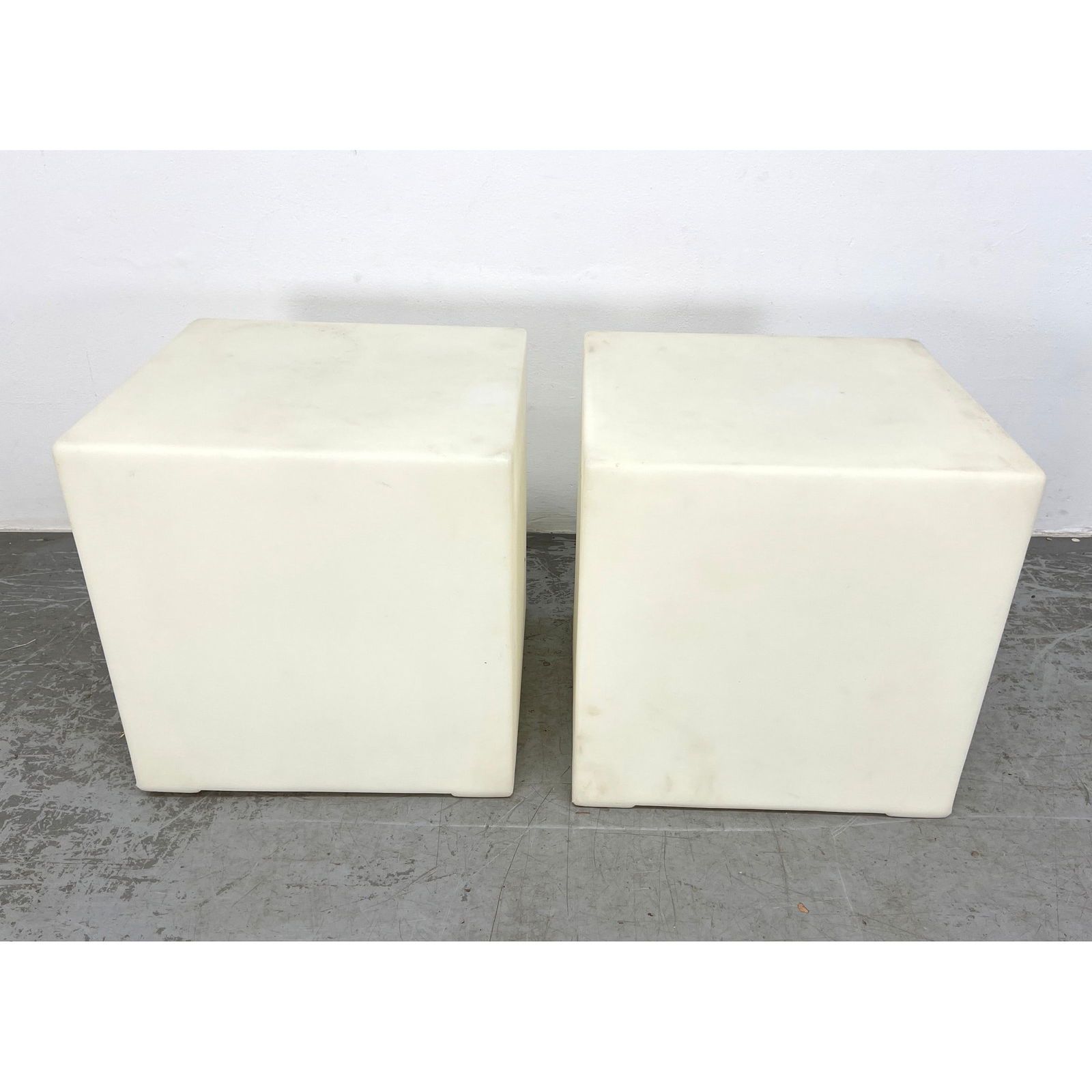 2pc GUS Light Up Plastic Cube Lights. Outdoor Garden. Marked GUS: 2pc GUS Light Up Plastic Cube Lights. Outdoor Garden. Marked GUS Dimensions: Height: 18 inches, Width: 18 inches, Depth: 18 inches. --- - We offer curbside delivery for most items to NYC, Manhattan, C