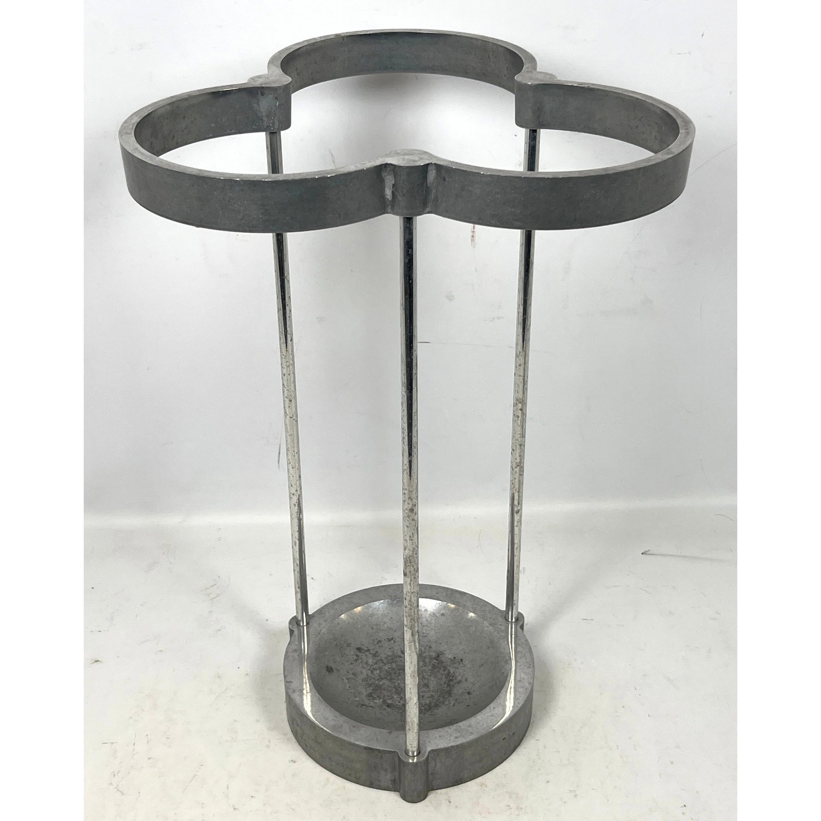 EFM 1991 C+E MAGNUSSON Trefoil Umbrella Stand. Sold by MOMA, New York.: EFM 1991 C+E MAGNUSSON Trefoil Umbrella Stand. Sold by MOMA, New York. Dimensions: Height: 19 inches, Width: 13 inches, Depth: 13 inches. --- - We offer curbside delivery for most items to NYC, Manhat