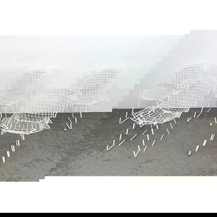 Set 5 HARRY BERTOIA for KNOLL White Wire Chairs. Side Dining Chairs. Marked Knoll.: Set 5 HARRY BERTOIA for KNOLL White Wire Chairs. Side Dining Chairs. Marked Knoll. Dimensions: Height: 29 inches, Width: 21 inches, Depth: 19 inches. - Seat Height: 17 inches --- - We offer curbside d