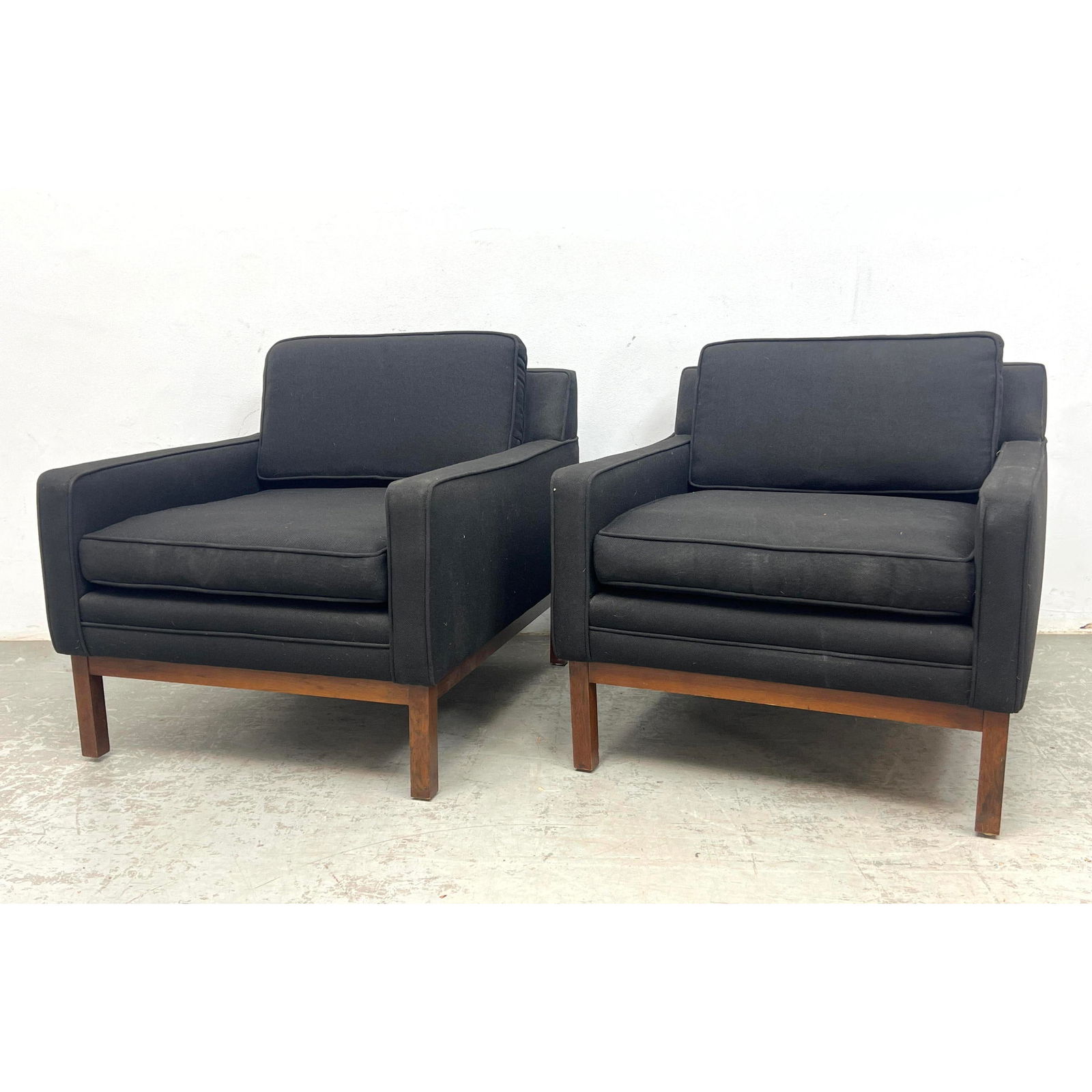 Pr Florence Knoll Attributed Club Lounge Chairs. Walnut Frames. (1 of 16)