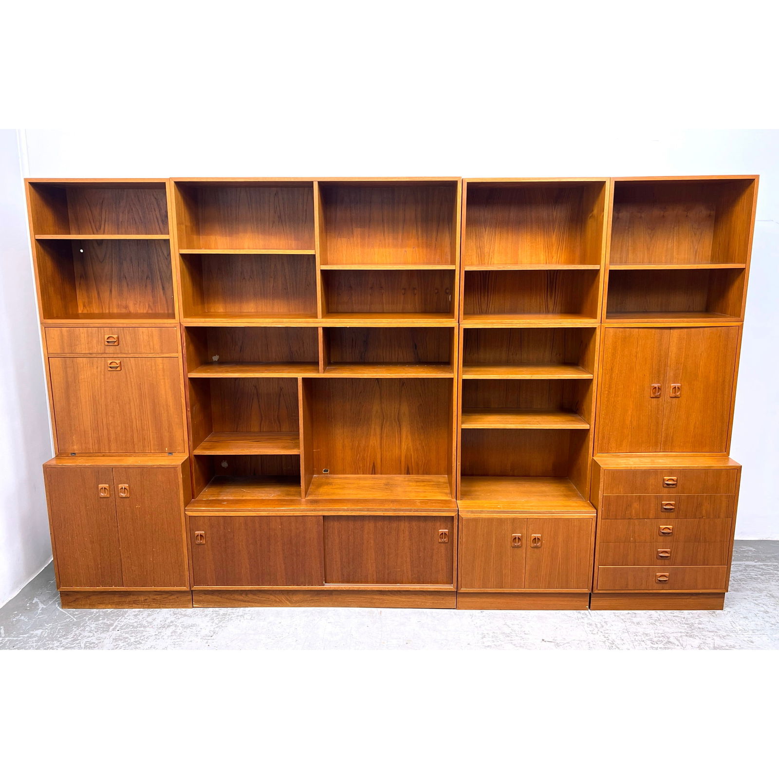 Modular Sectional Danish Modern Teak Bookcase Desk Cabinets. 12 pieces3 small shelf units2 long mu (1 of 20)