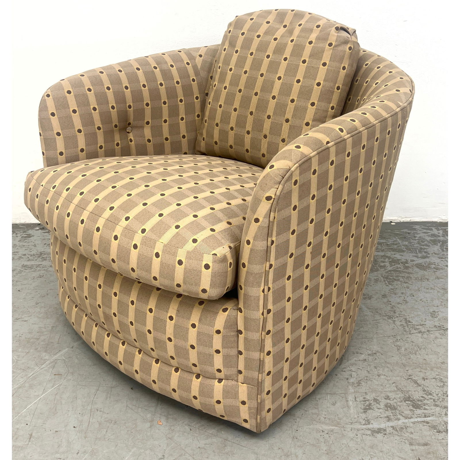 Milo Baughman Attributed Barrel Lounge Chair. Swivel and Rocker.: Milo Baughman Attributed Barrel Lounge Chair. Swivel and Rocker. Dimensions: Height: 23 inches, Width: 28 inches, Depth: 28 inches. - Seat Height: 17 inches --- - We offer curbside delivery for most i