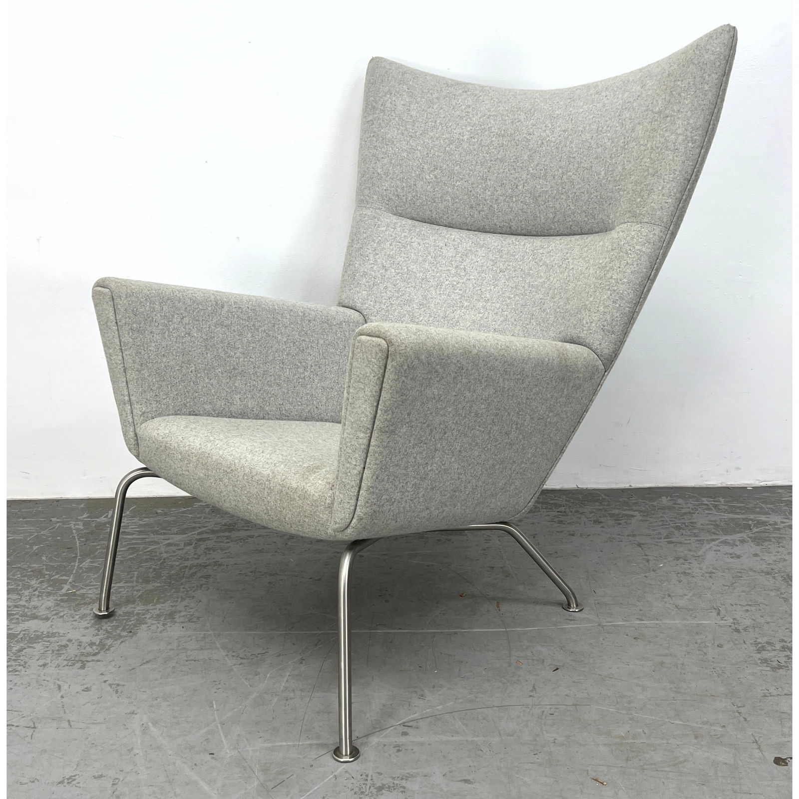 Hans Wegner Wing Lounge Chair by Carl Hansen and Son: Hans Wegner Wing Lounge Chair by Carl Hansen and Son Dimensions: Height: 41.5 inches, Width: 31.5 inches, Depth: 32 inches. - Seat Height: 15 inches --- - We offer curbside delivery for most items to