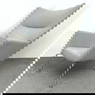 Hans Wegner Wing Lounge Chair by Carl Hansen and Son: Hans Wegner Wing Lounge Chair by Carl Hansen and Son Dimensions: Height: 41.5 inches, Width: 31.5 inches, Depth: 32 inches. - Seat Height: 15 inches --- - We offer curbside delivery for most items to