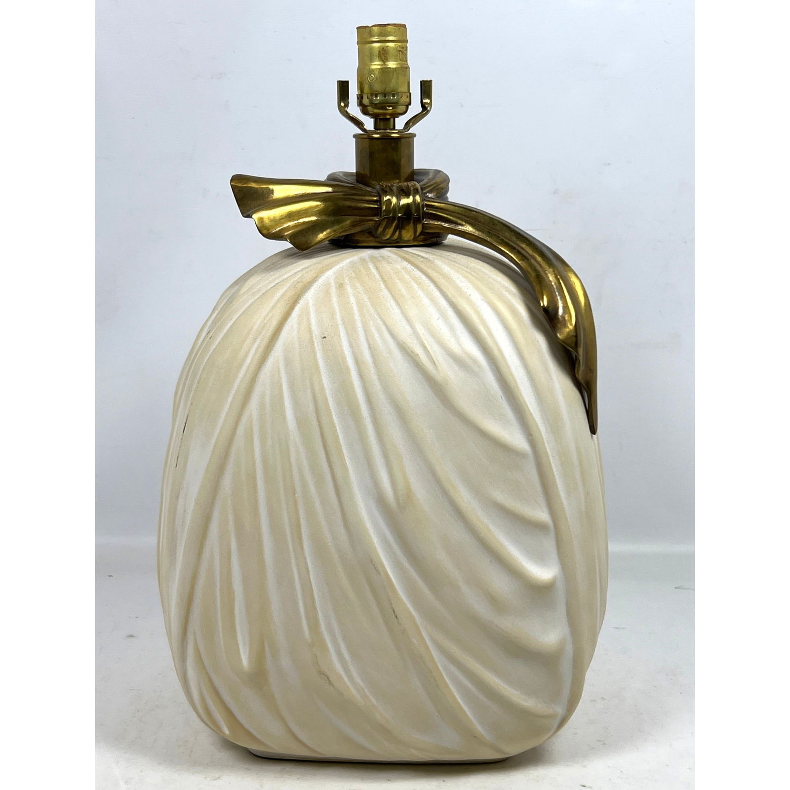 CHAPMAN Glazed Draped Pottery Designer Table Lamp. Brass Sculptural Bow Ribbon Element. Marked Chapm (1 of 8)