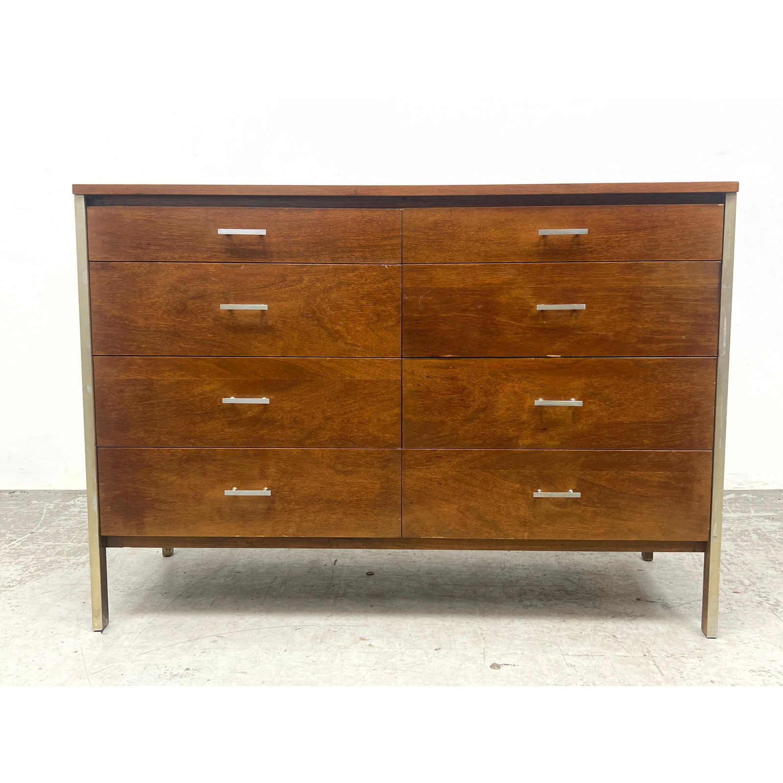 Paul McCobb for Calvin, Linear Group 8 drawer dresser. (1 of 10)