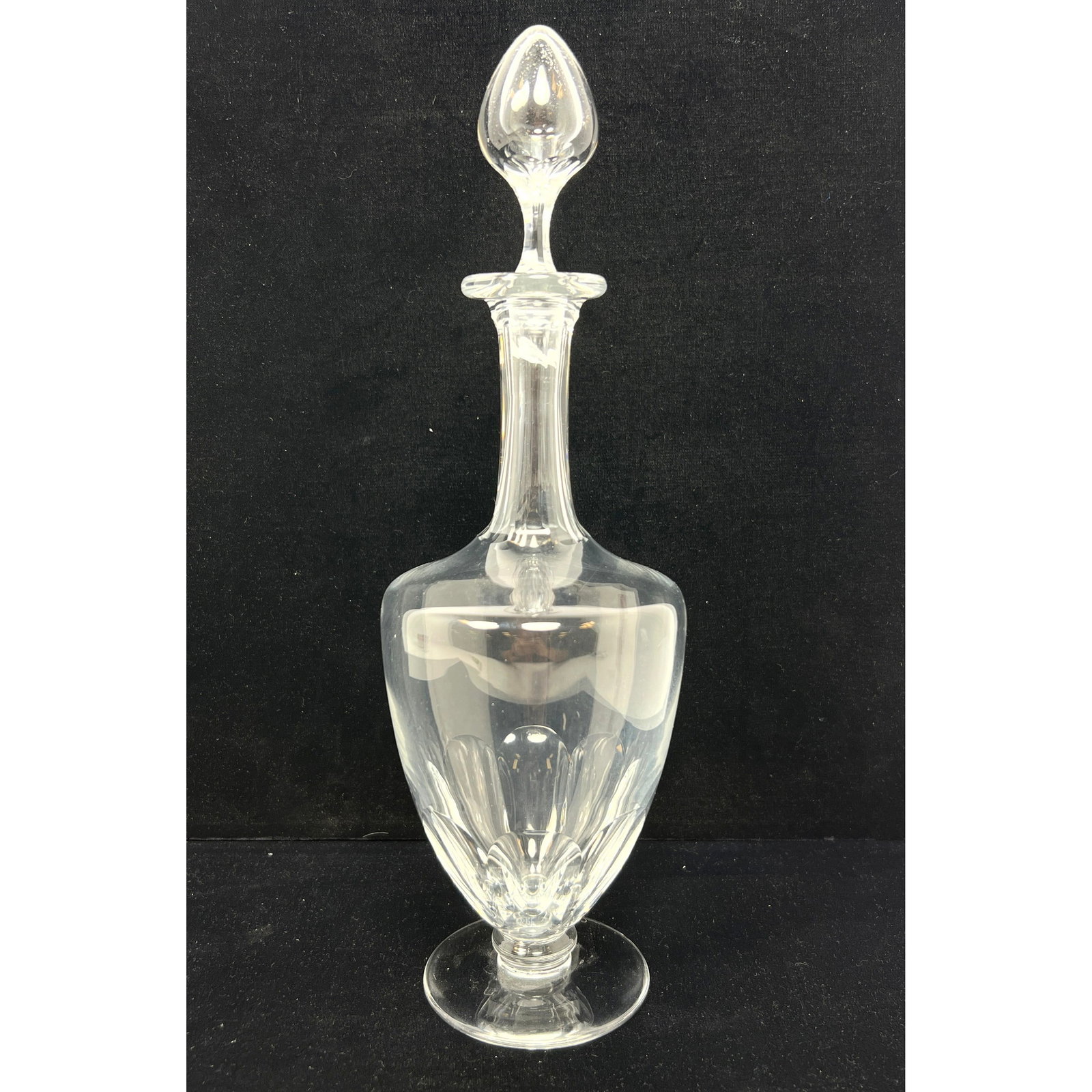 Baccarat Crystal Decanter Bottle with Stopper.: Baccarat Crystal Decanter Bottle with Stopper. Dimensions: Height: 14 inches, Width: 4 inches, Depth: 4 inches. --- US Packing and Shipping charge: In house shipping available. Will be calculated once
