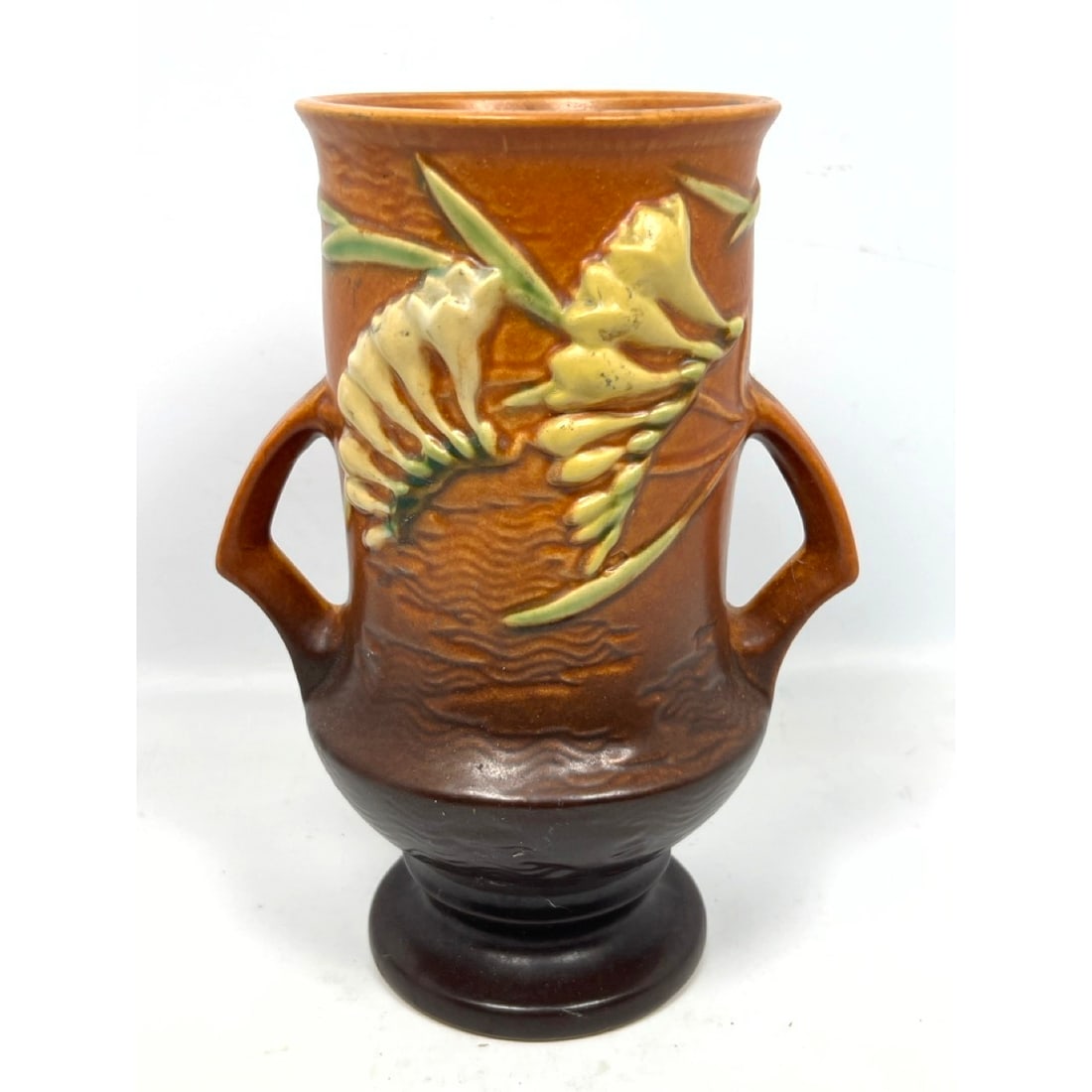 9" ROSEVILLE Freesia Art Pottery Vase. Marked. 123-9" (1 of 8)