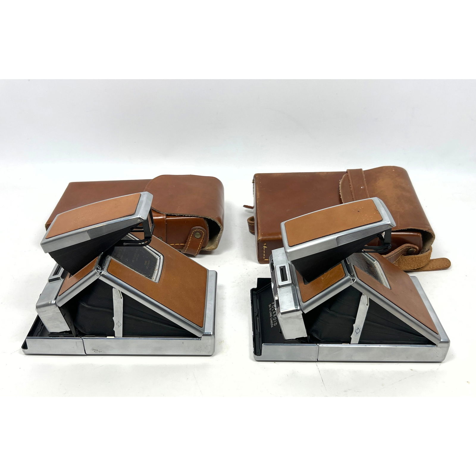 2pc POLAROID SX-70 Land Cameras and Cases. (1 of 17)