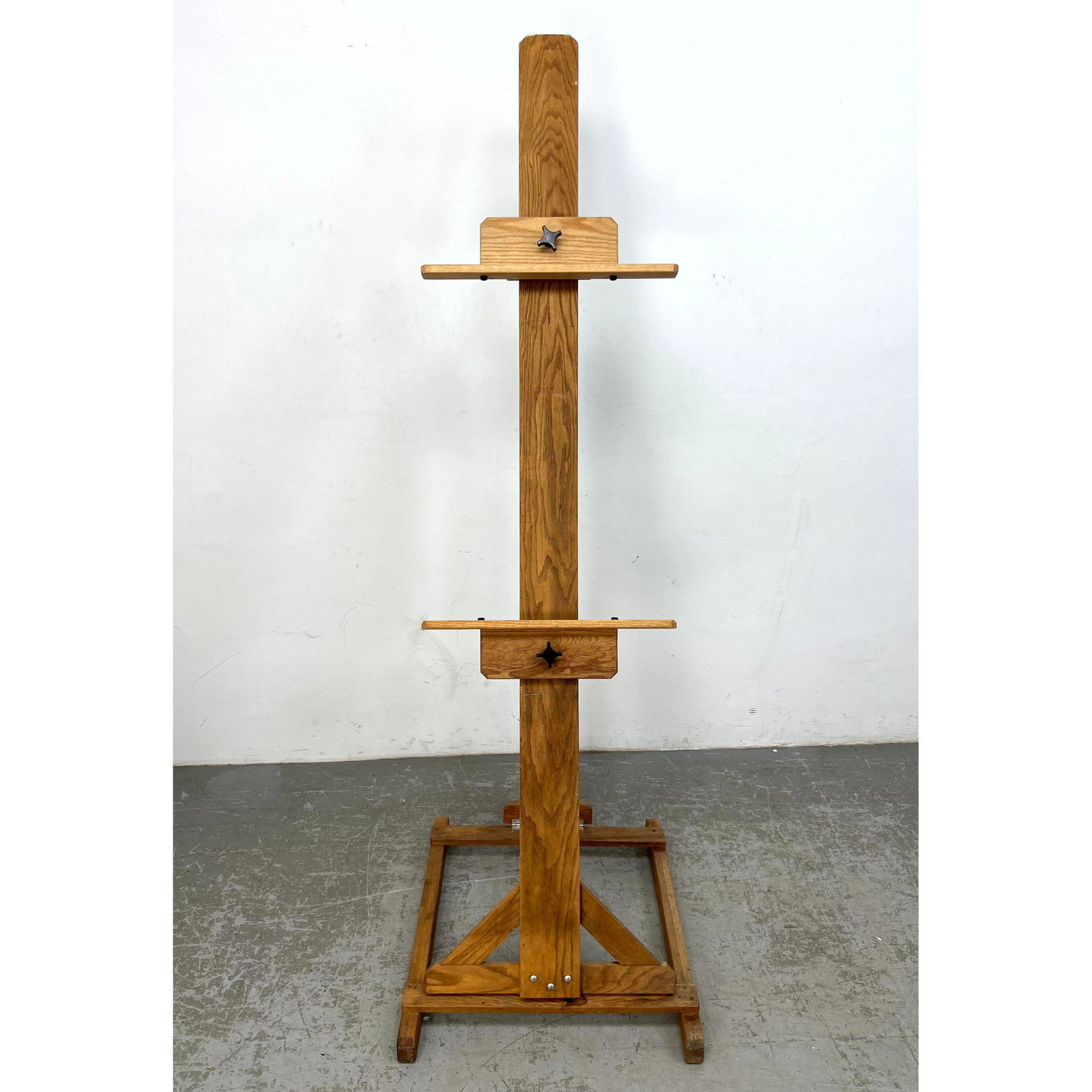 Large Tall Adjustable Artist Easel Painting Display. (1 of 13)