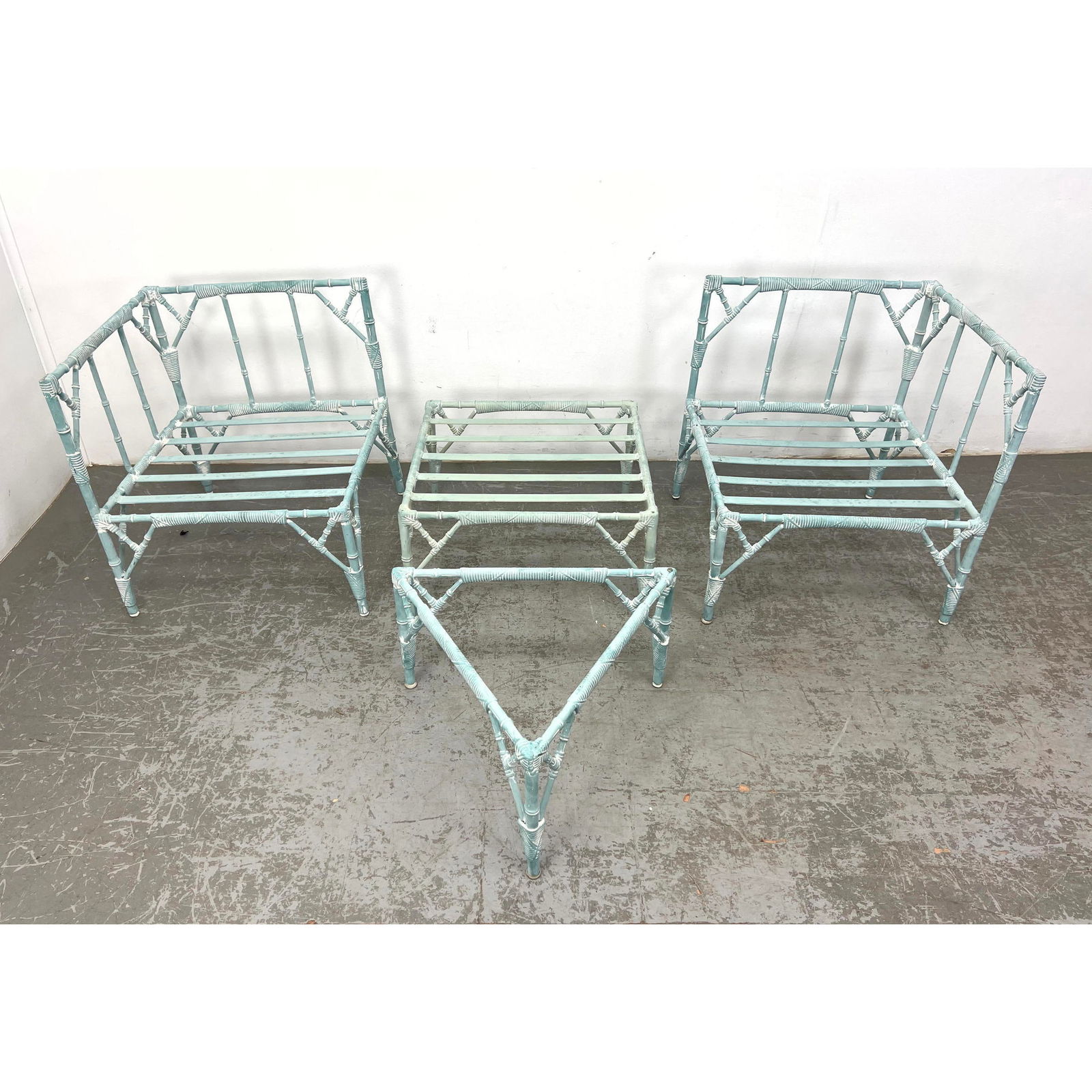 4pc Aluminum Faux Rattan Outdoor Furniture. Pr Corner form Lounge Chairs. Triangle Side Table. Squar (1 of 18)