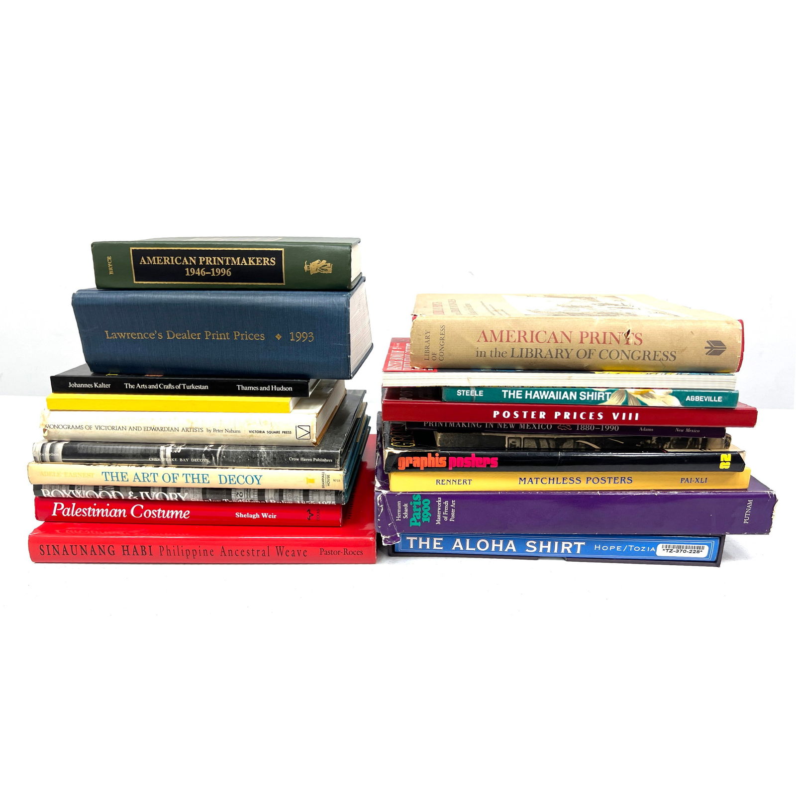 19 books Lot. Matchless Posters, Poster Auctions International Inc.; Graphis Poster 82, Graphis Edit: 19 books Lot. Matchless Posters, Poster Auctions International Inc.; Graphis Poster 82, Graphis Editors; Printmaking in New Mexico 1880?1990, Clinton Adams; Poster Prices VIII, Poster Auctions Interna