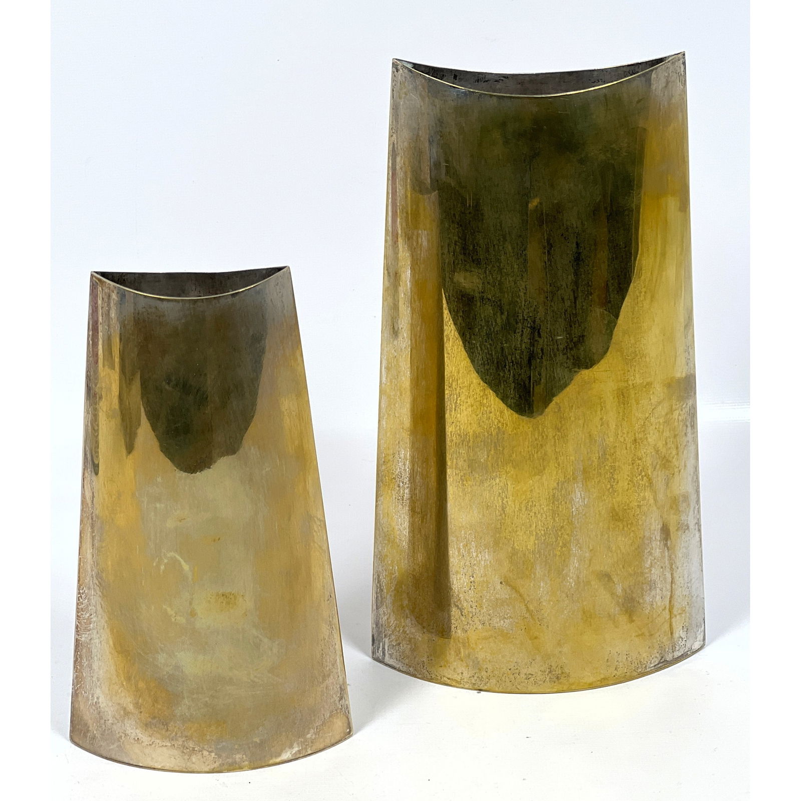 2pcs Dupuis Silverplate Modernist Vases. Sabatini style. (1 of 8)