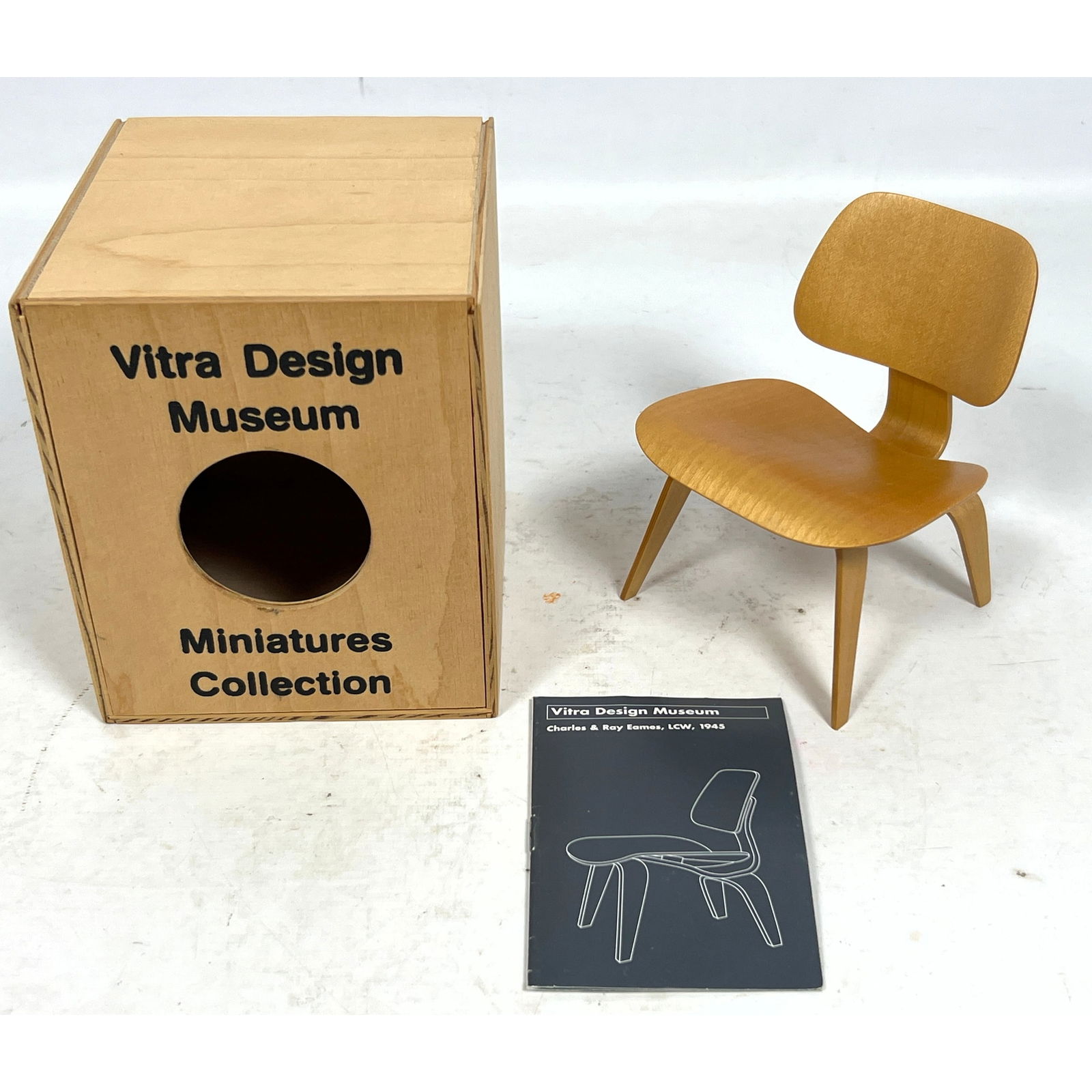 Vitra Design Museum Miniature Chair Eames Bent Plywood LCW (1 of 10)