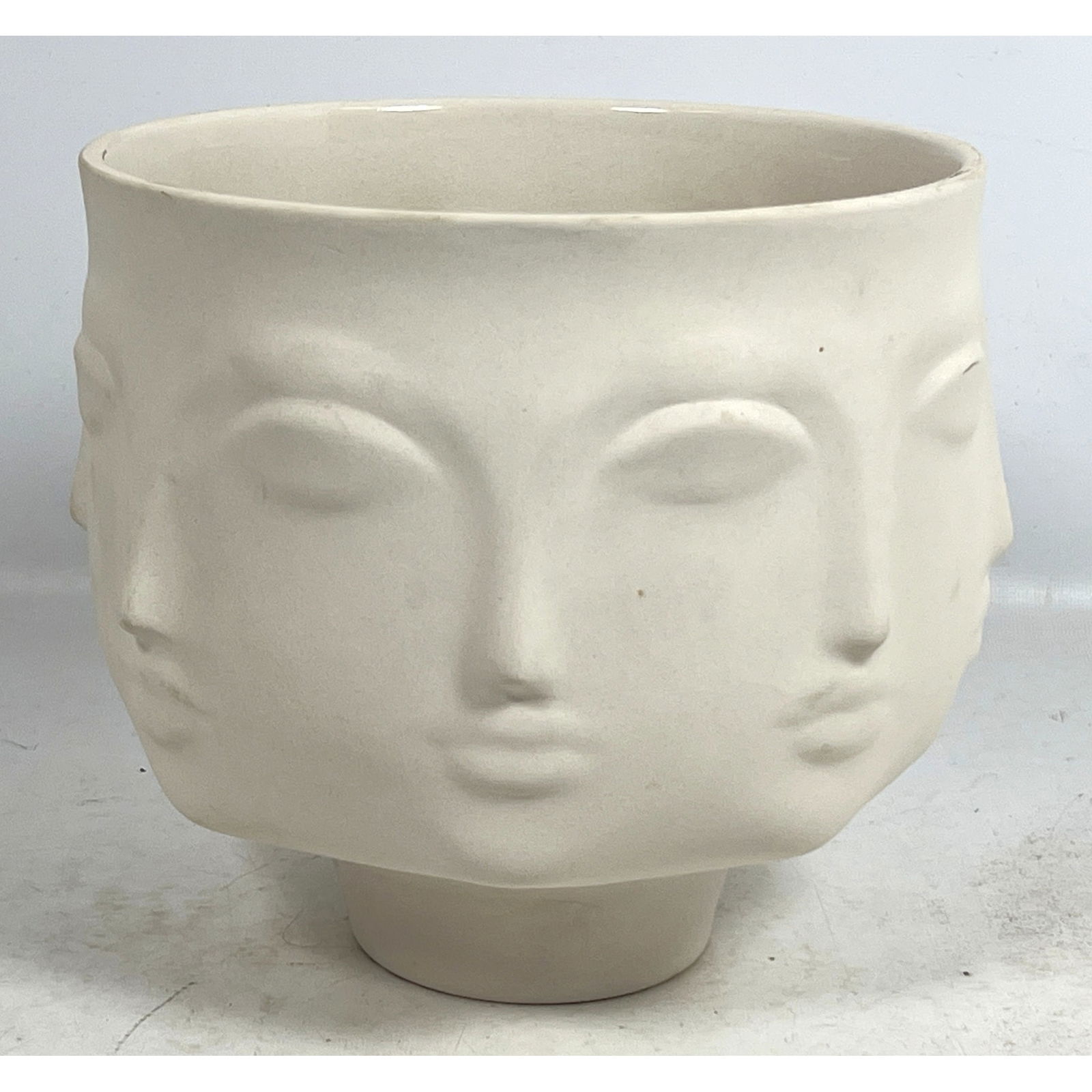 Jonathan Adler 'Muse Dora Maar' porcelain planter Vase.: Jonathan Adler 'Muse Dora Maar' porcelain planter Vase. Dimensions: Height: 8.5 inches, Width: 9.5 inches, Depth: 9.5 inches. --- US Packing and Shipping charge: In house shipping available. Will be c