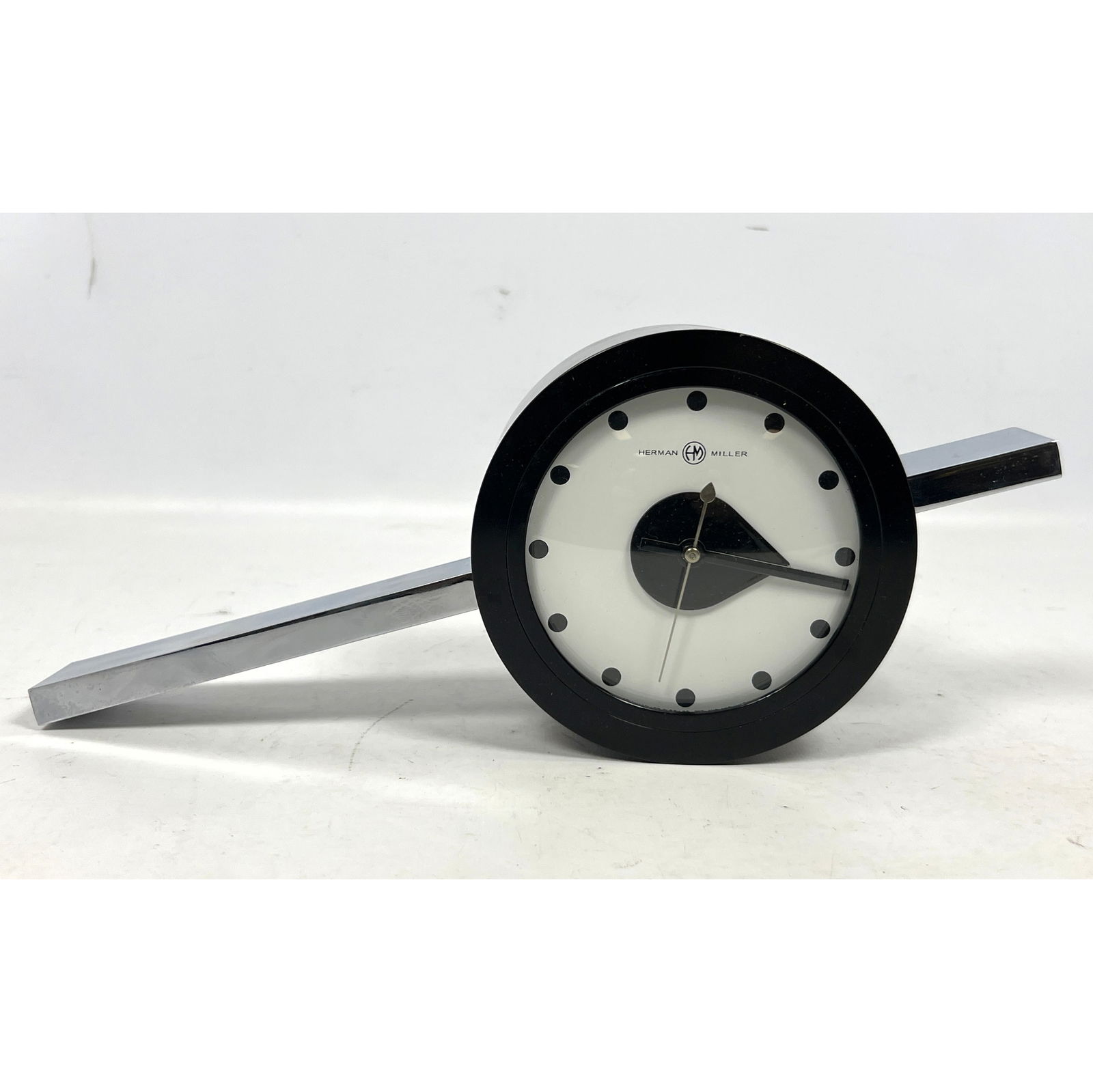 Gilbert Rohde Attributed Herman Miller Art Deco Machine Age Clock>currently running. (1 of 9)