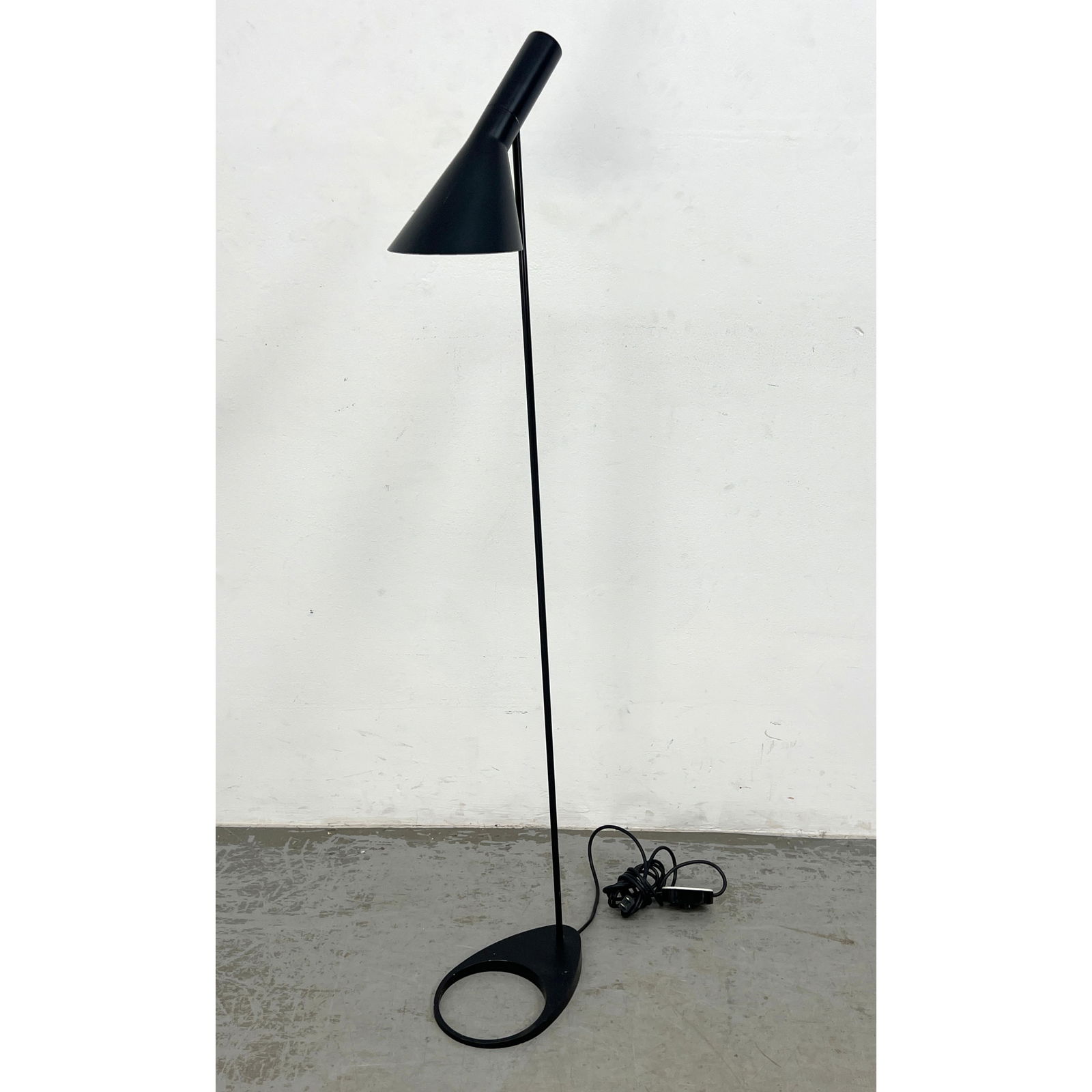 Arne Jacobsen Louis Poulsen AJ Floor Lamp. Vintage Danish Modern Design , Label (1 of 6)