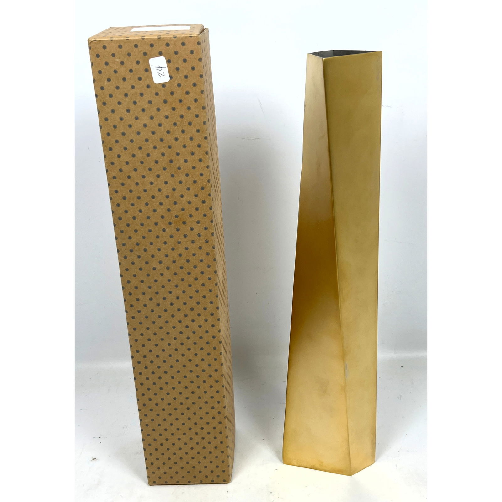 Zaha Hadid Crevasse vase (2005) ZH01 GDS For Alessi Limited edition numbered edition 080040 These PV (1 of 11)