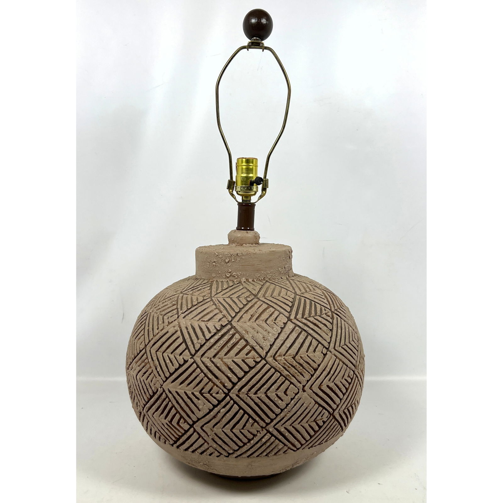 Mid Century Modern Plaster Table Lamp with Line design. (1 of 9)