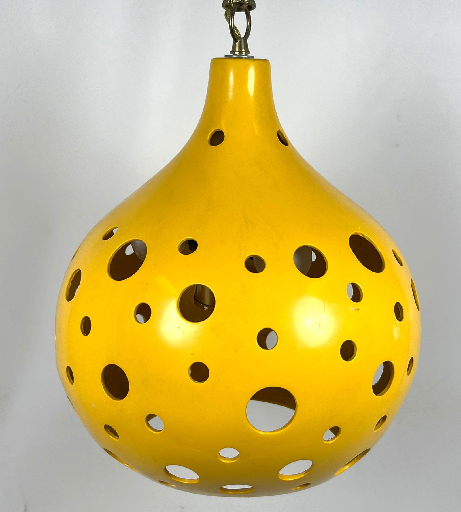 Vintage Mid Century Modern Fiberglass Pendant Chandelier Lamp. Yellow. (1 of 12)
