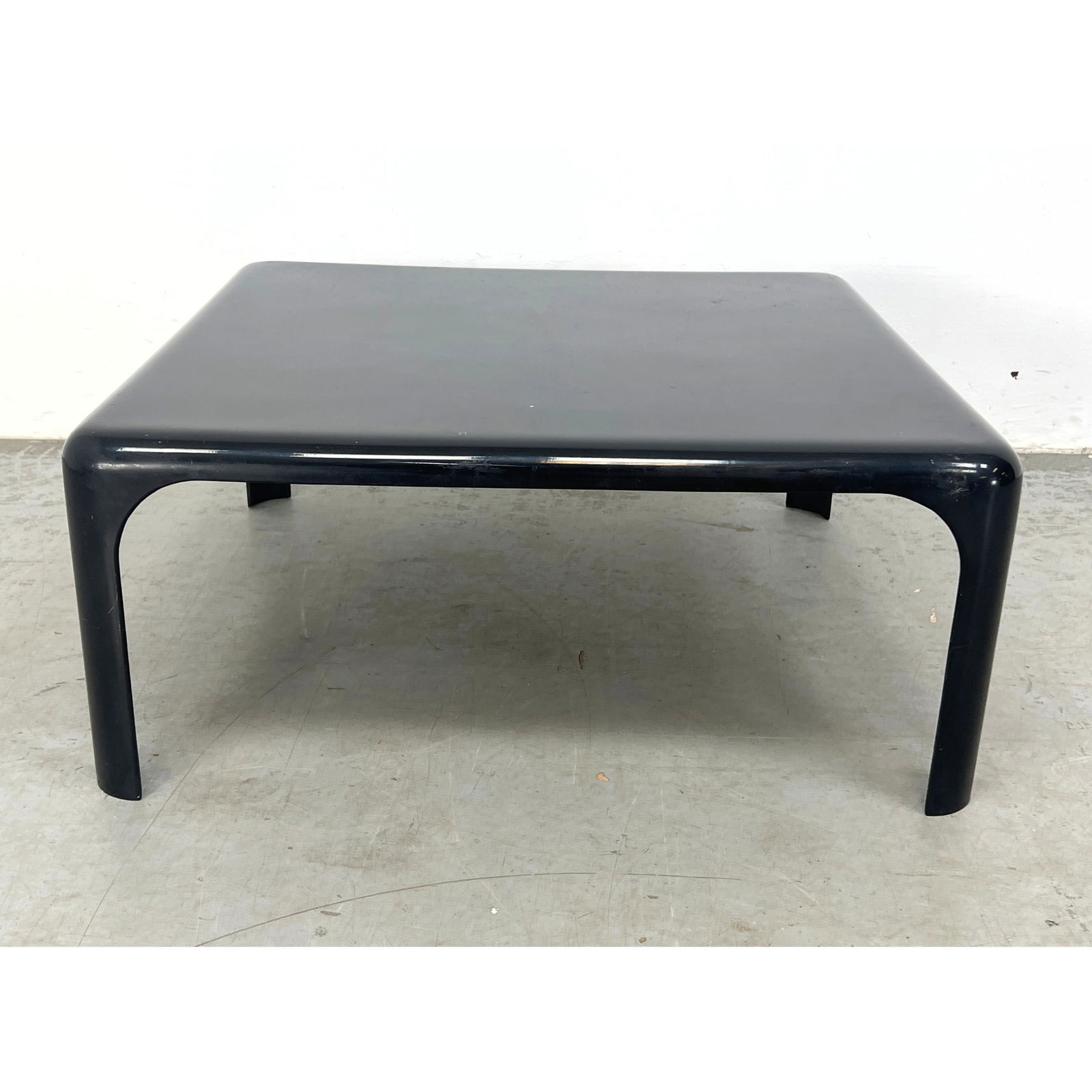 Artemide Demetrio 45 Coffee Table by Vico Magistretti. (1 of 8)