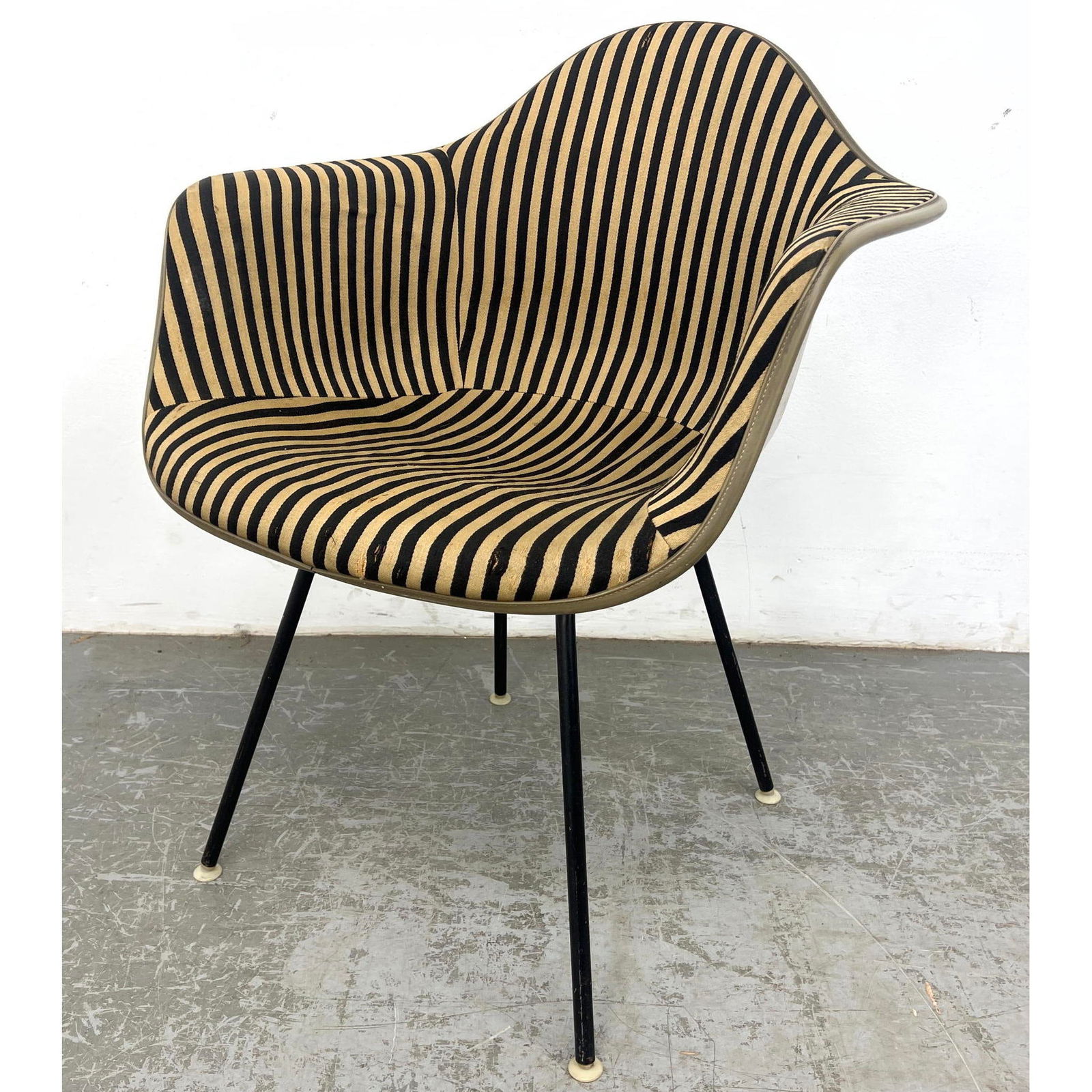 Charles Eames Shell Chair with Alexander Girard Fabric. Herman Miller. (1 of 9)