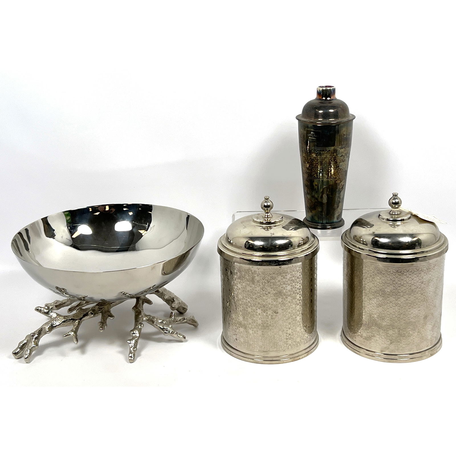 Collection of MICHAEL ARAM Decorative Table Ware. 1) Large Ocean Coral Serving Bowl. 2) Jaipur Cockt (1 of 17)