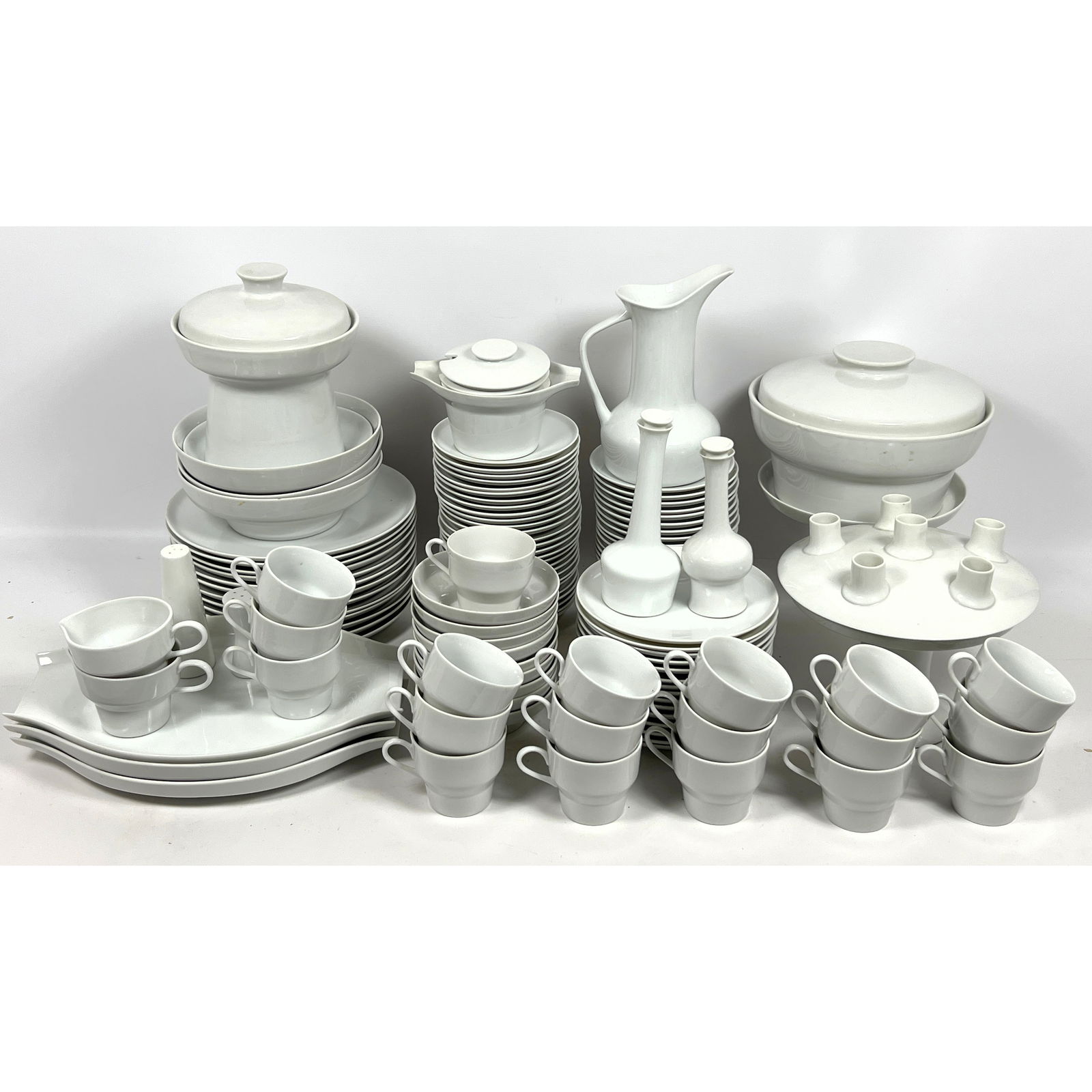 125pc Jackson Internationale Contemptri by Paul McCobb China Dish set. Dishes.- Manufacturer: Jackso (1 of 19)