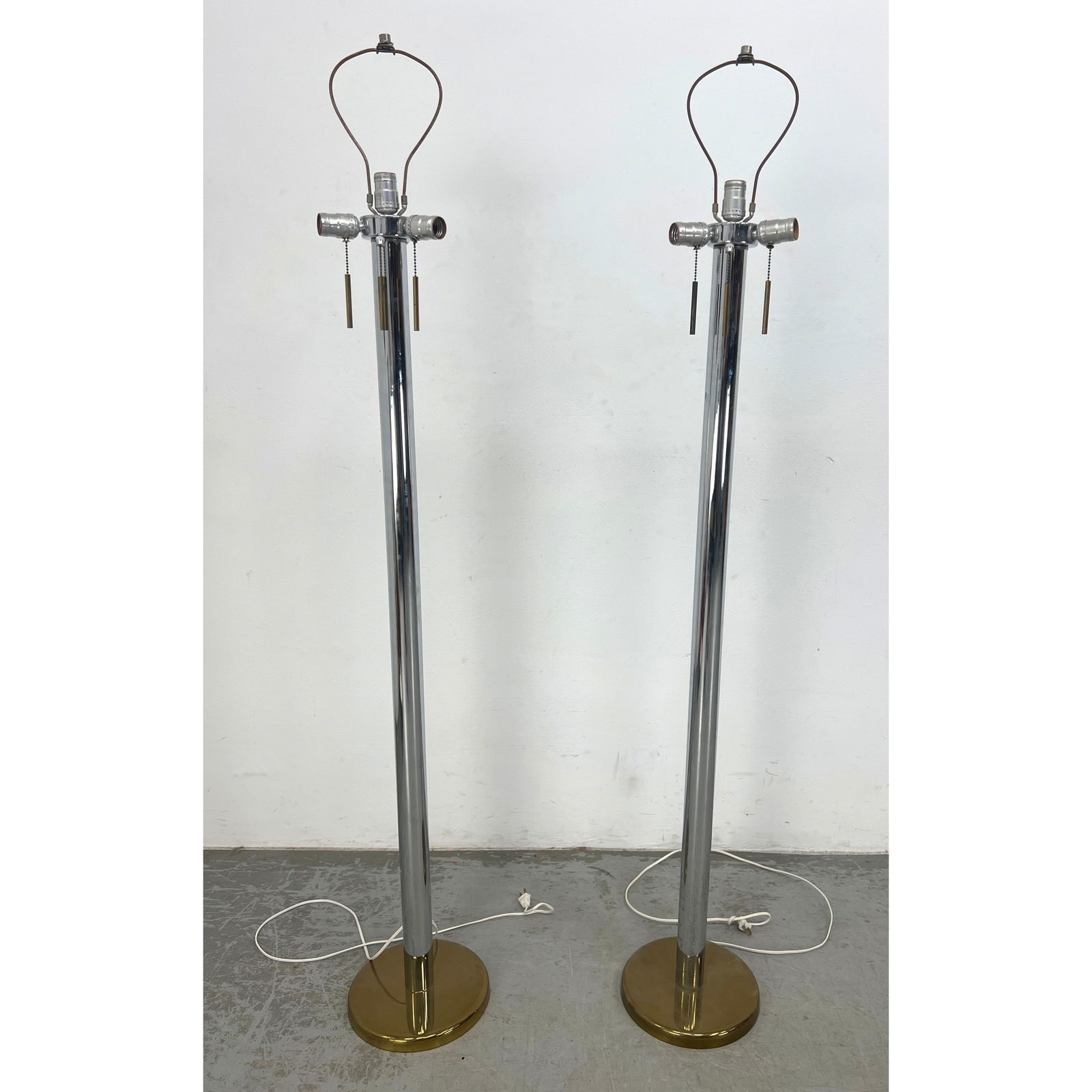 2pcs Mid Century Modern Chrome Column Floor Lamps. Brass plated bases. (1 of 11)