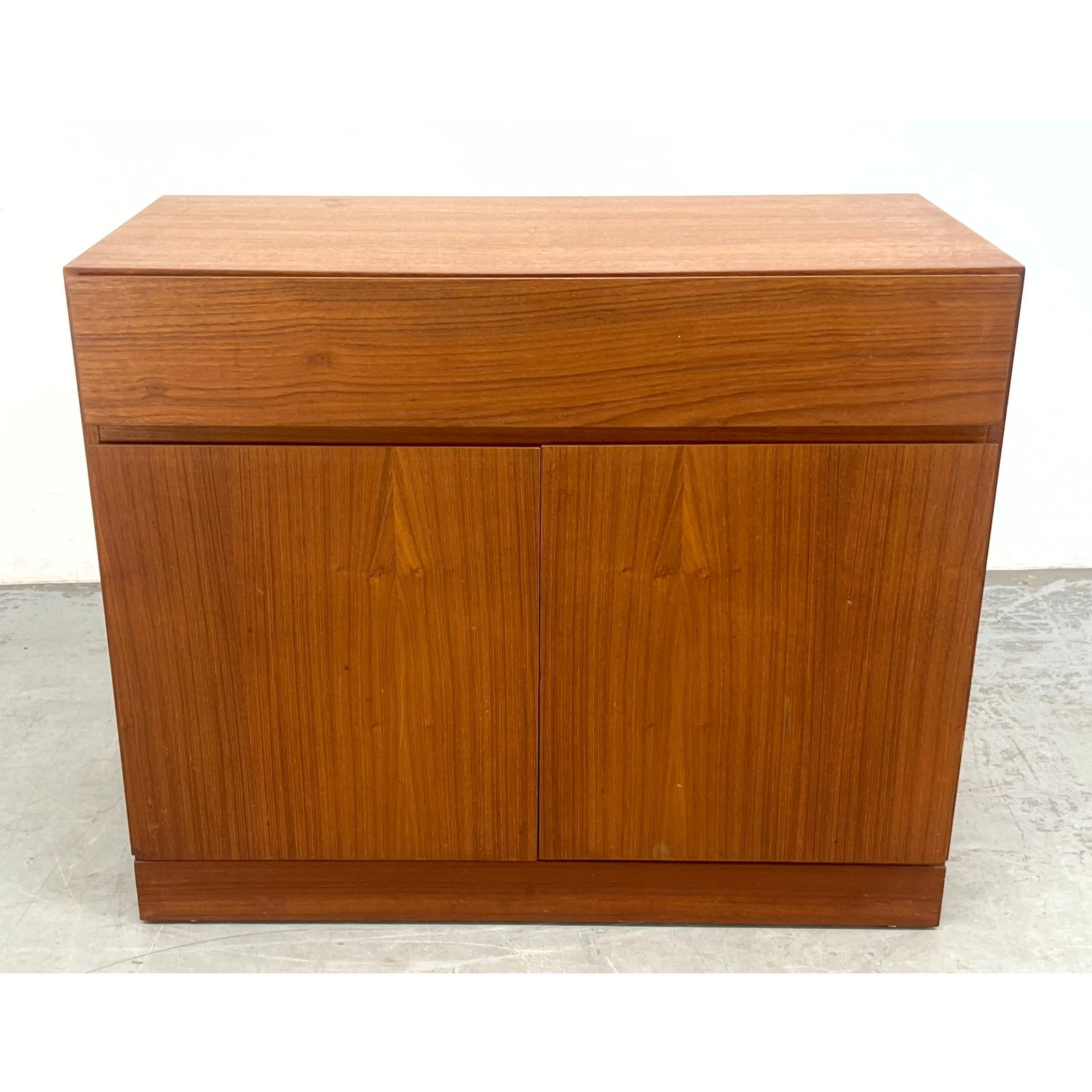 Danish Modern Teak Server Cabinet. Fitted Two Door Server (1 of 8)