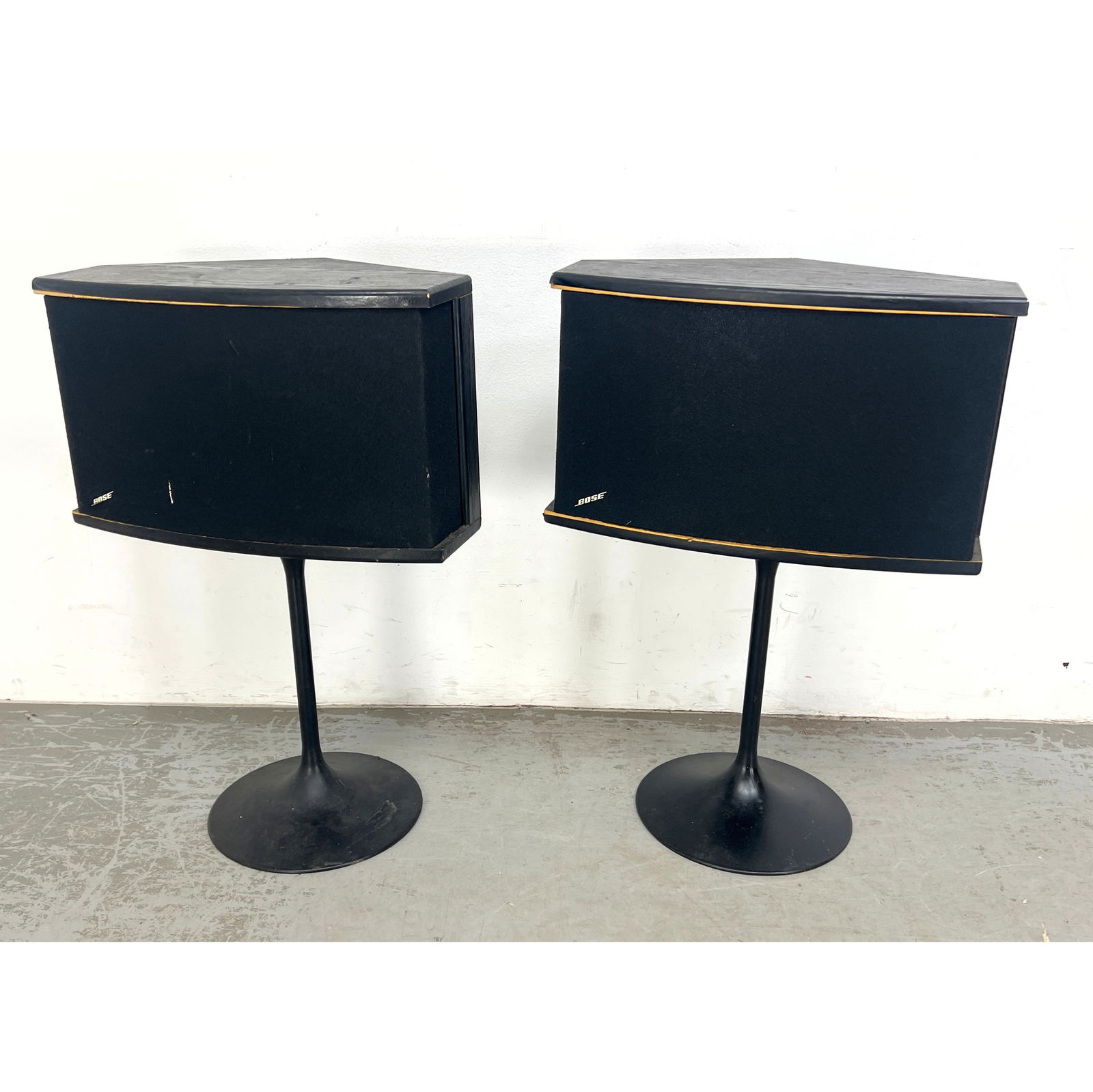 Pair Bose Speakers on Saarinen Style Bases. (1 of 18)