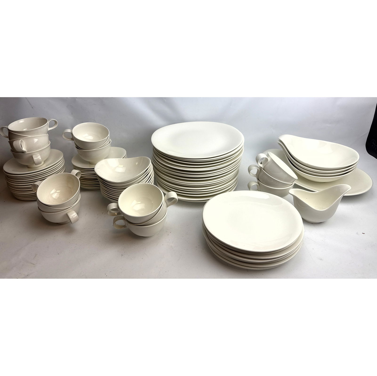 91pc Hallcraft Dishes by Eva Zeisel China Dish set. Dishes.- Manufacturer: Hallcraft Pattern: Sh (1 of 20)