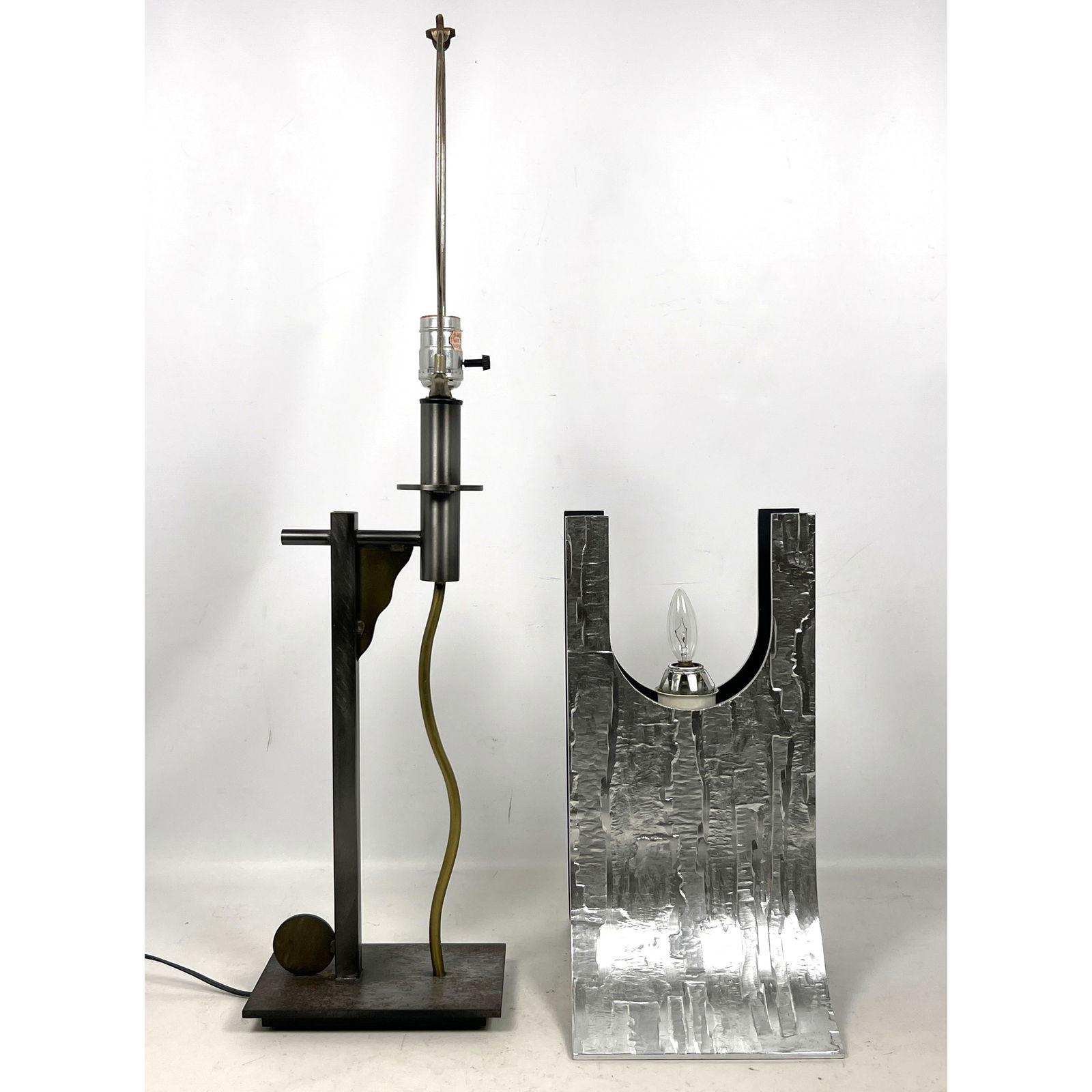 2pcs Modernist Table Lamps. Kovacs Robert Sonneman post modern steel, and Cast Aluminum lamp base.: 2pcs Modernist Table Lamps. Kovacs Robert Sonneman post modern steel, and Cast Aluminum lamp base. Dimensions: Height: 15.5 inches, Width: 8 inches, Depth: 11 inches. --- US Packing and Shipping charg