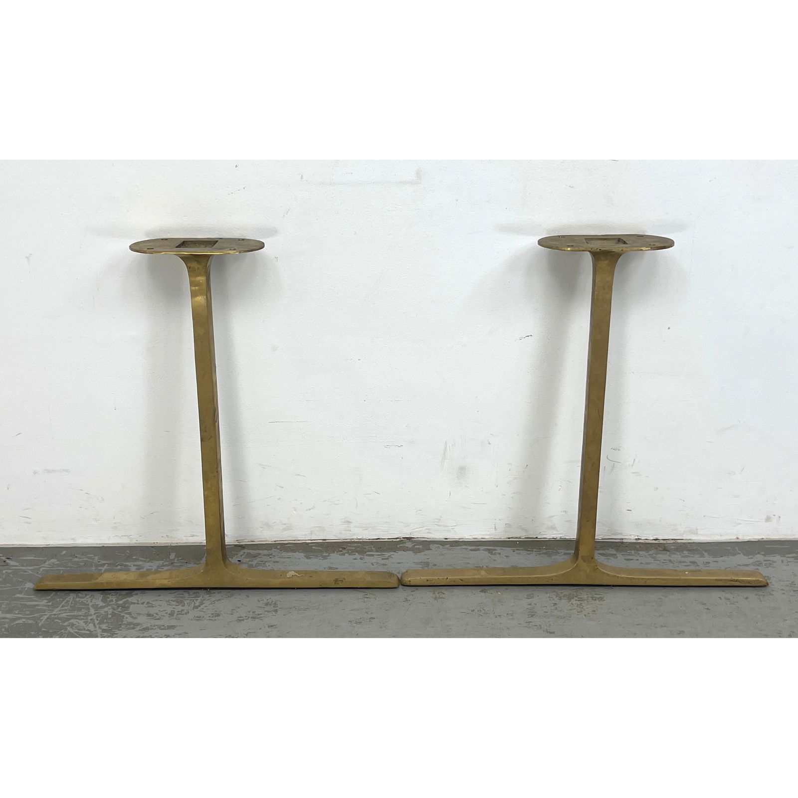 Pair Vintage T Form Brass Table Leg Bases. (1 of 11)