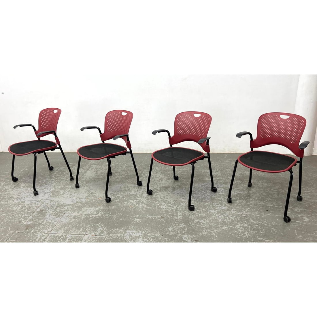Set 4 Herman Miller Mesh Seat Office Chairs on Wheels. (1 of 15)