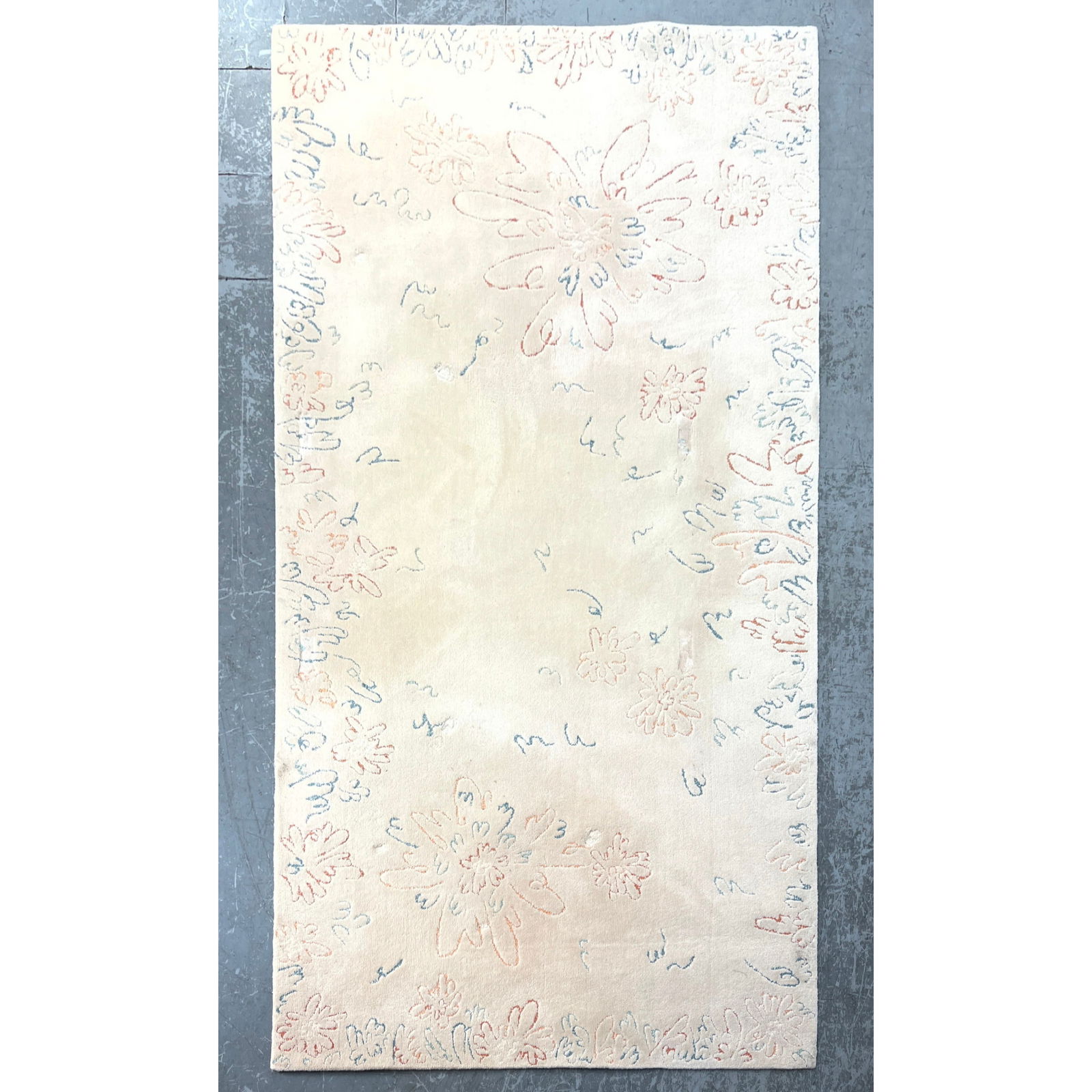 5' X 10'1 EDWARD FIELDS 100% Wool Rug. MCM Cream Ground with Linear Abstracted Flower Pattern. Label: 5' X 10'1 EDWARD FIELDS 100% Wool Rug. MCM Cream Ground with Linear Abstracted Flower Pattern. Labeled E. F. c. 1988. USA. Dimensions: Height: 121 inches, Width: 60 inches. --- - We offer curbside del