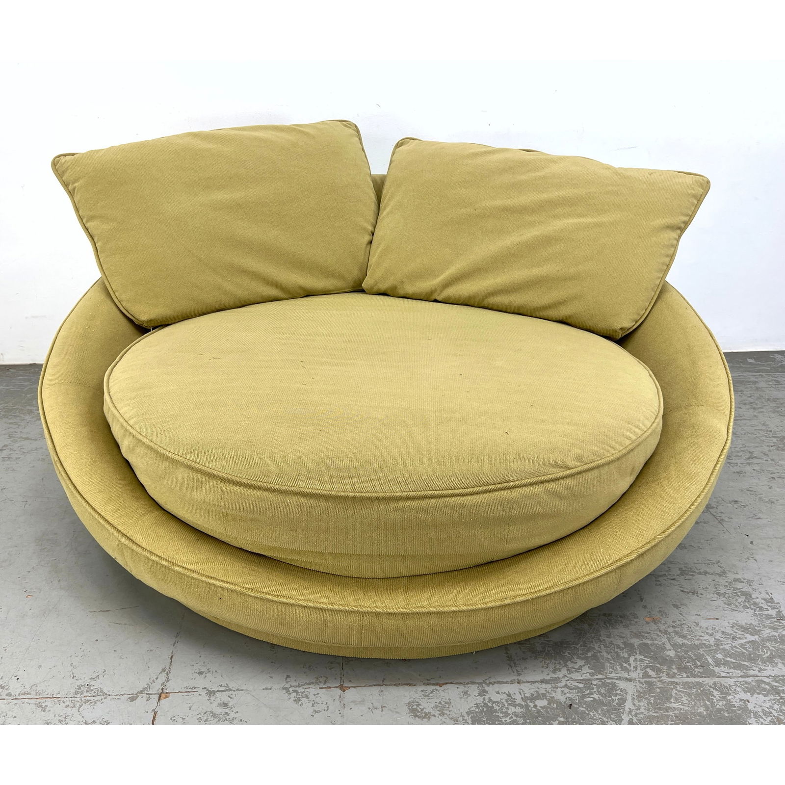 Modernist Oversized Saucer Lounge Chair. MILO BAUGHMAN style. Rolls on 5 Casters. (1 of 9)