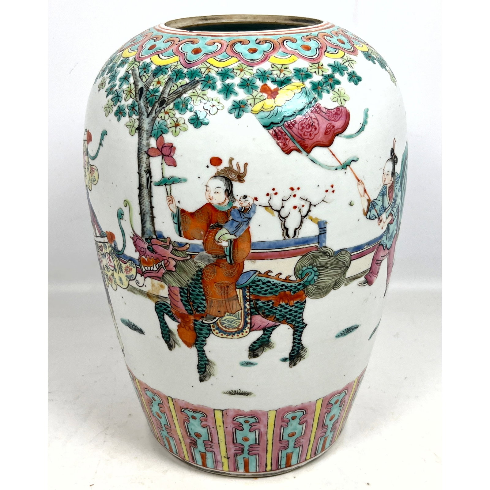 Chinese Porcelain Ginger Jar. Famille Rose Scenic and Figural Motif. Not Marked.: Chinese Porcelain Ginger Jar. Famille Rose Scenic and Figural Motif. Not Marked. Dimensions: Height: 12.25 inches, Width: 8 inches, Depth: 8 inches. --- US Packing and Shipping charge: In house shippi