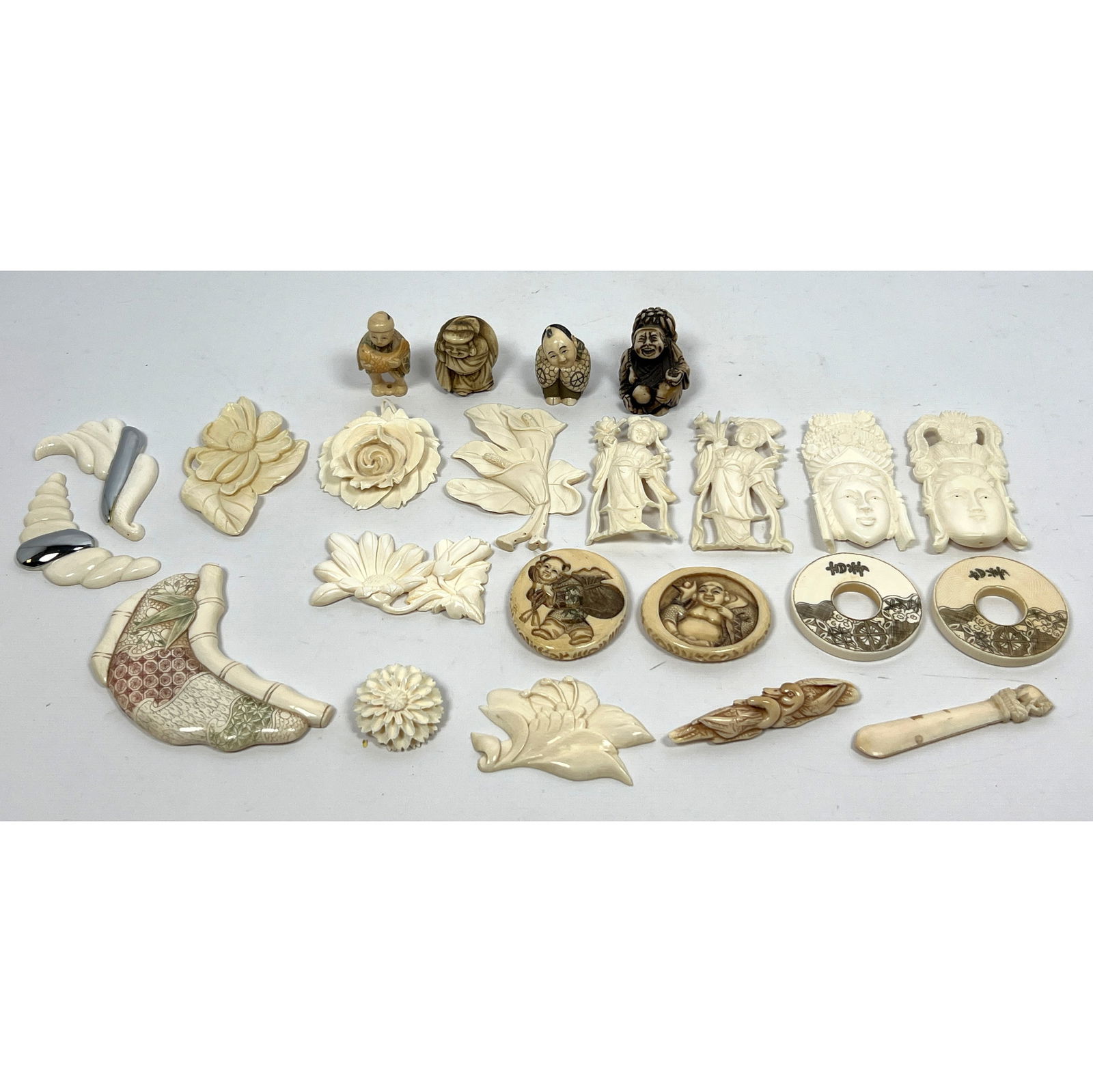 22pcs Carved Table Objects. Netsukes, Medallions, Pin, Figures. (1 of 18)