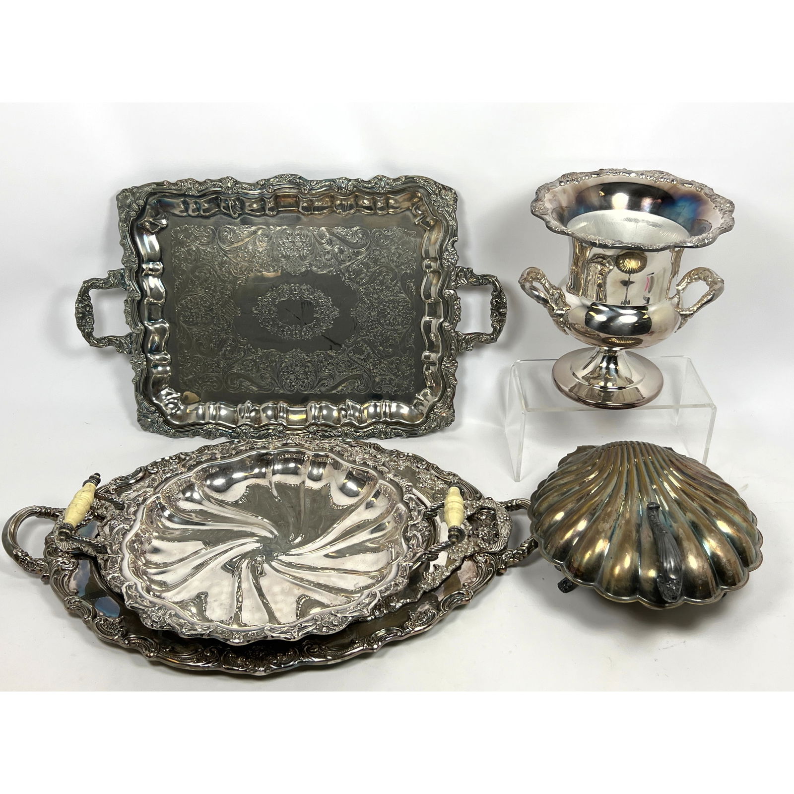 6pcs Silverplate. Trays, Champagne Bucket, Shell Form Lidded Server. (1 of 20)