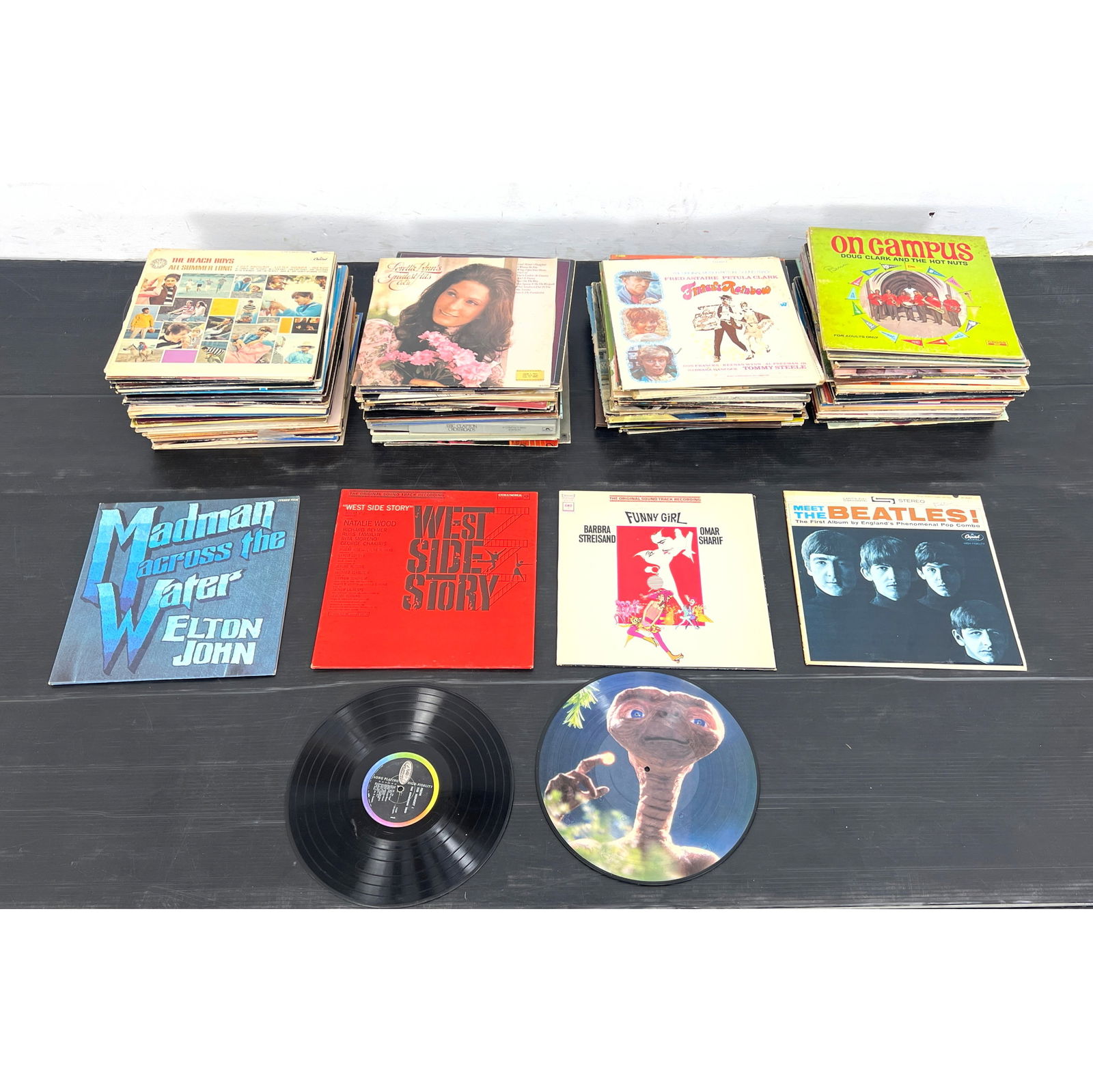 137 pcs vintage vinyl records, predominantly 12-inch LPs, and their original cardboard and paper sle (1 of 11)