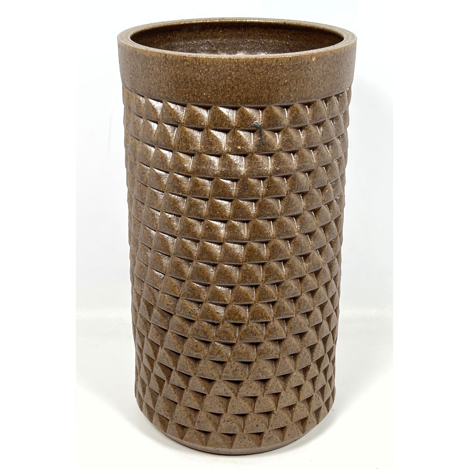 David Cressey and Robert Maxwell Diamond Point Planter Umbrella stand.: David Cressey and Robert Maxwell Diamond Point Planter Umbrella stand. Dimensions: Height: 18.5 inches, Width: 10 inches, Depth: 10 inches. --- US Packing and Shipping charge: In house shipping availa