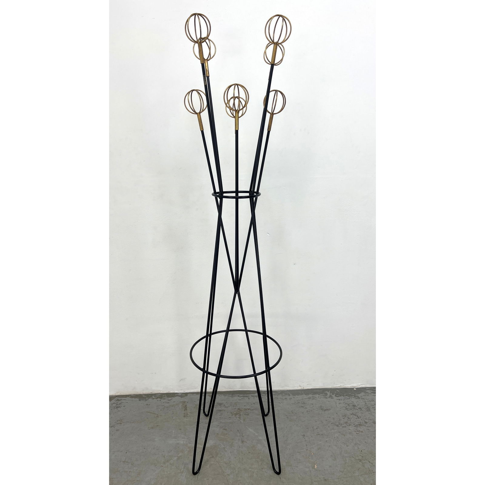 Vintage Roger Feraud French Mid Century Modern Iron Coat Hat Rack. Transfer Decal Label. Atomic Spac: Vintage Roger Feraud French Mid Century Modern Iron Coat Hat Rack. Transfer Decal Label. Atomic Space Age Design Dimensions: Height: 70 inches, Width: 21 inches, Depth: 17 inches. --- - We offer curbs