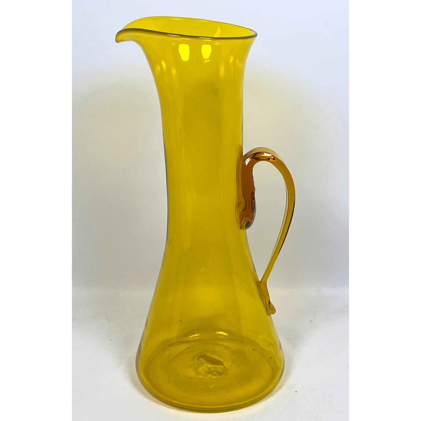 Large Blenko Art Glass Pitcher Hand Blown Glass. (1 of 10)