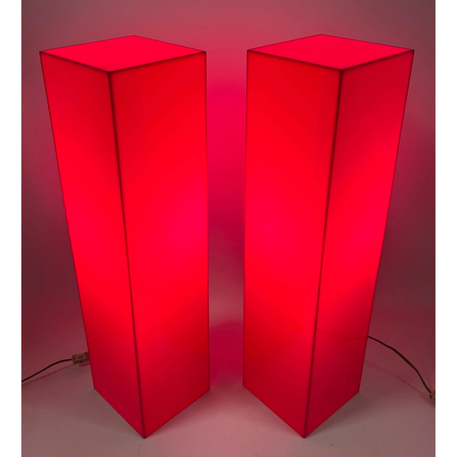Pair Mid Century Modern Acrylic Square Column Table Accent Lamps Lights. (1 of 12)