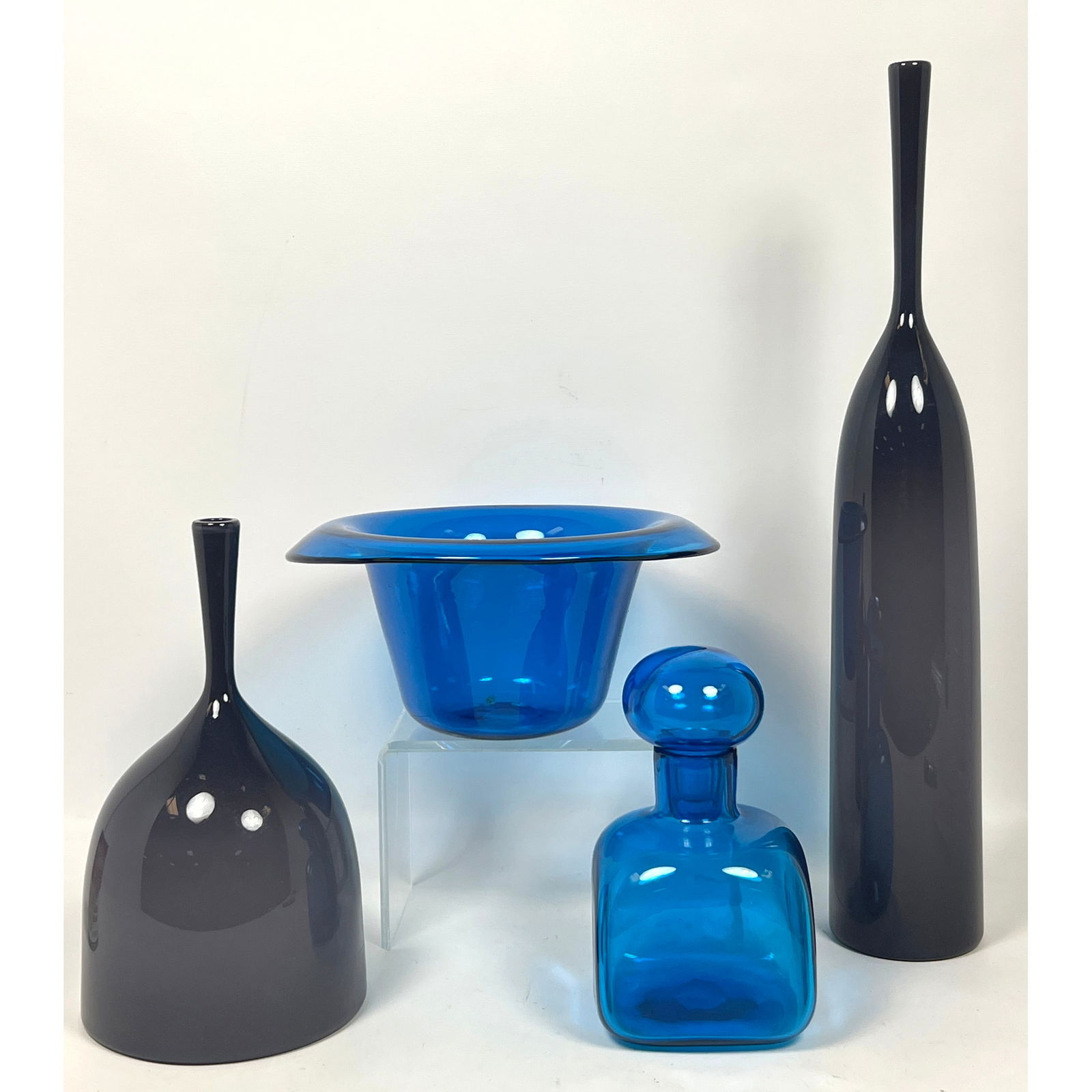 4pcs Mid Century Art Glass, Blenko Attributed Flanged Bowl and Stoppered Bottle. 2 hand blown Narrow (1 of 20)