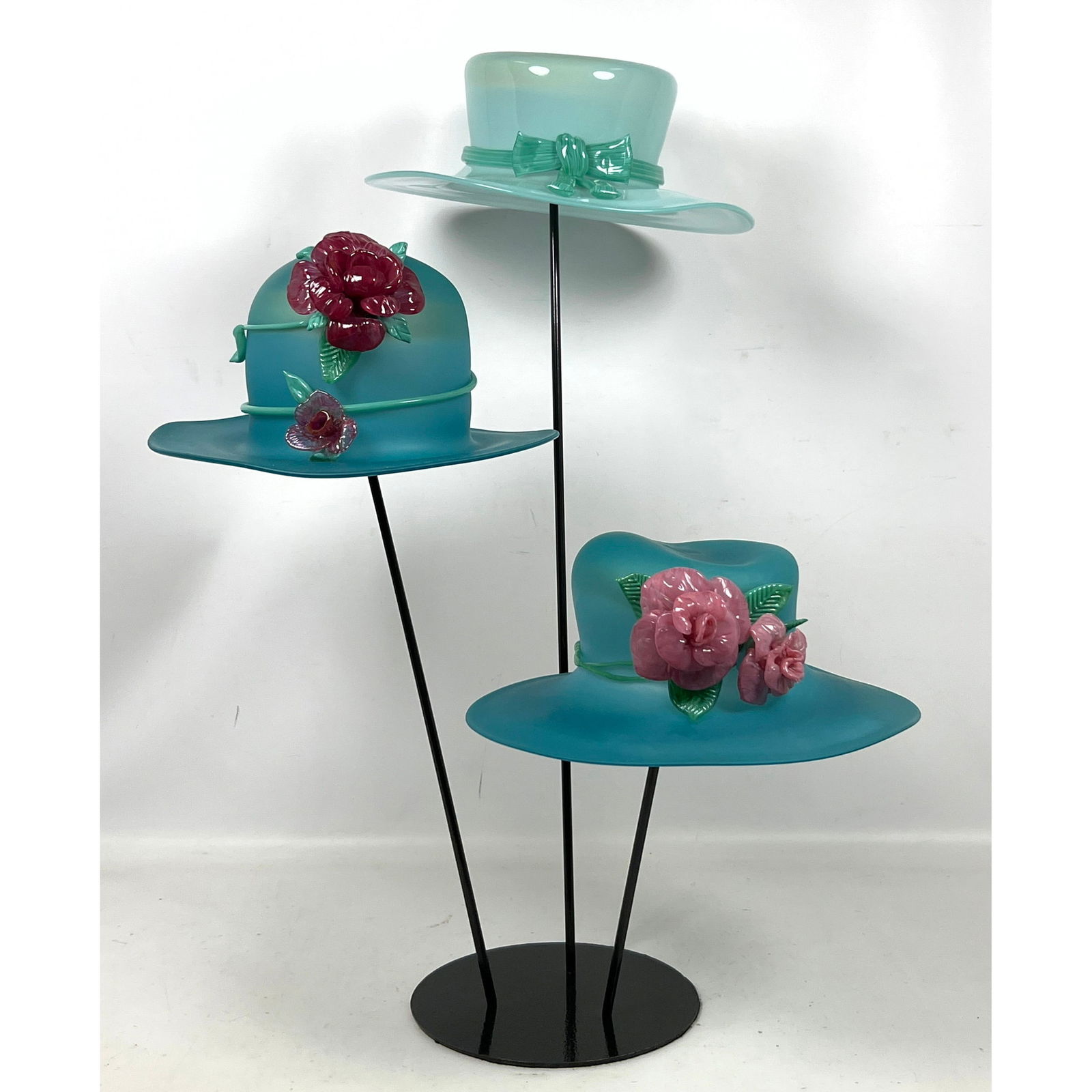 Set 3 BRIAN BRENNO Hand Blown Art Glass Ladies Hats on Stand. Signed. (1 of 15)