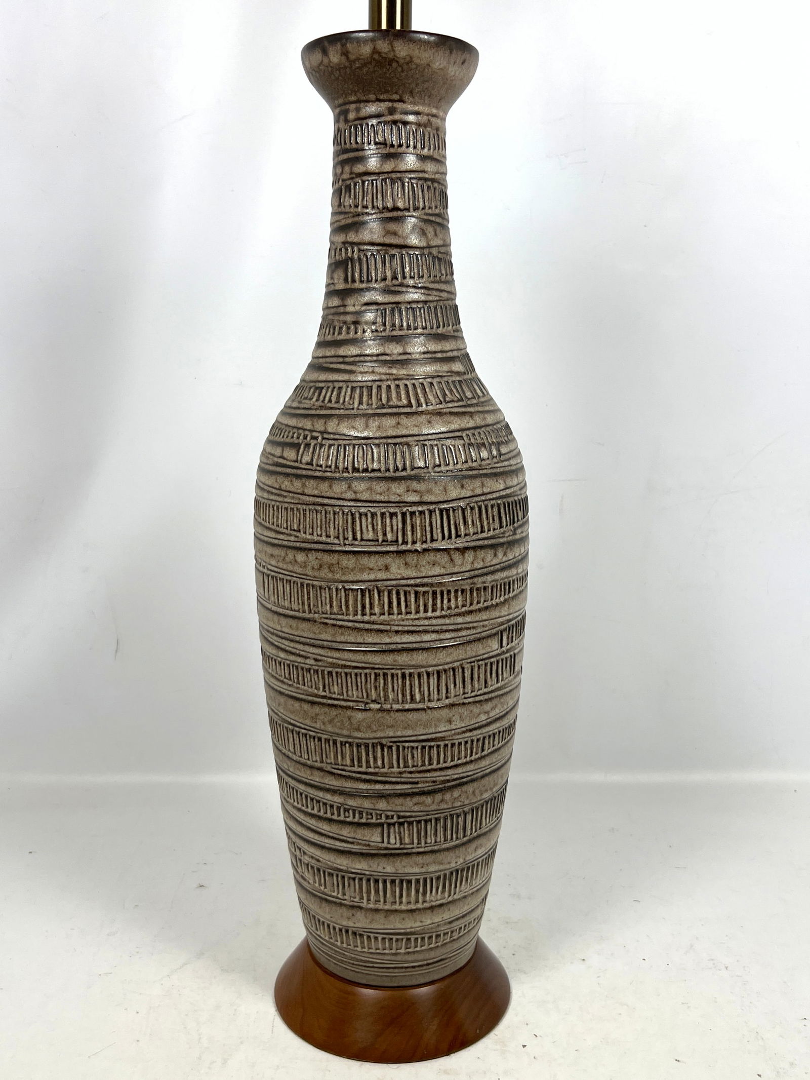 DESIGN TECHNICS by LEE ROSEN Carved Pottery Lamp. Tall MCM Ceramic Form with incised vertical ribbon (1 of 13)