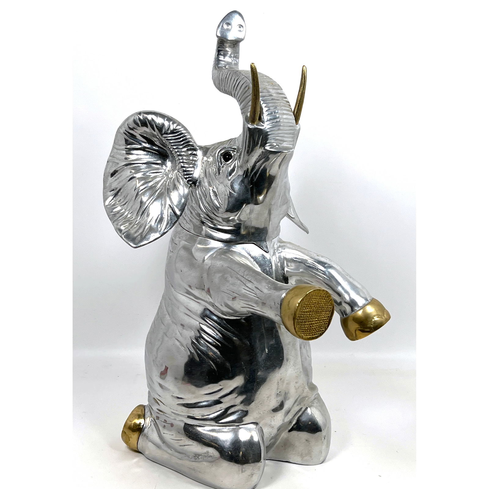 Large Signed Arthur Court Elephant Wine Champagne Cooler Ice Bucket Container. 1986: Large Signed Arthur Court Elephant Wine Champagne Cooler Ice Bucket Container. 1986 Dimensions: Height: 21 inches, Width: 11 inches, Depth: 12.5 inches. --- US Packing and Shipping charge: In house sh